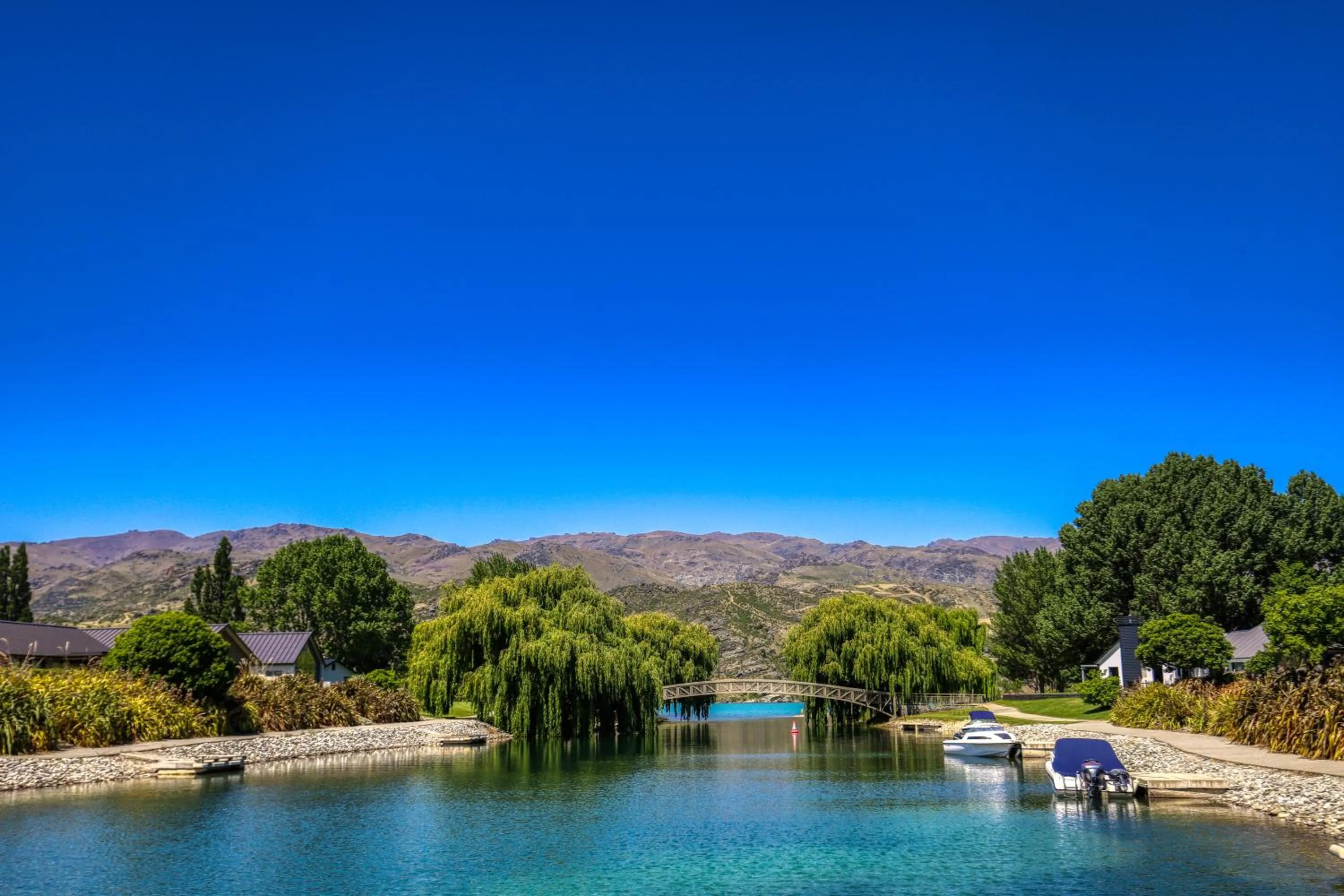 Lake view in Marsden Lake Resort Central Otago