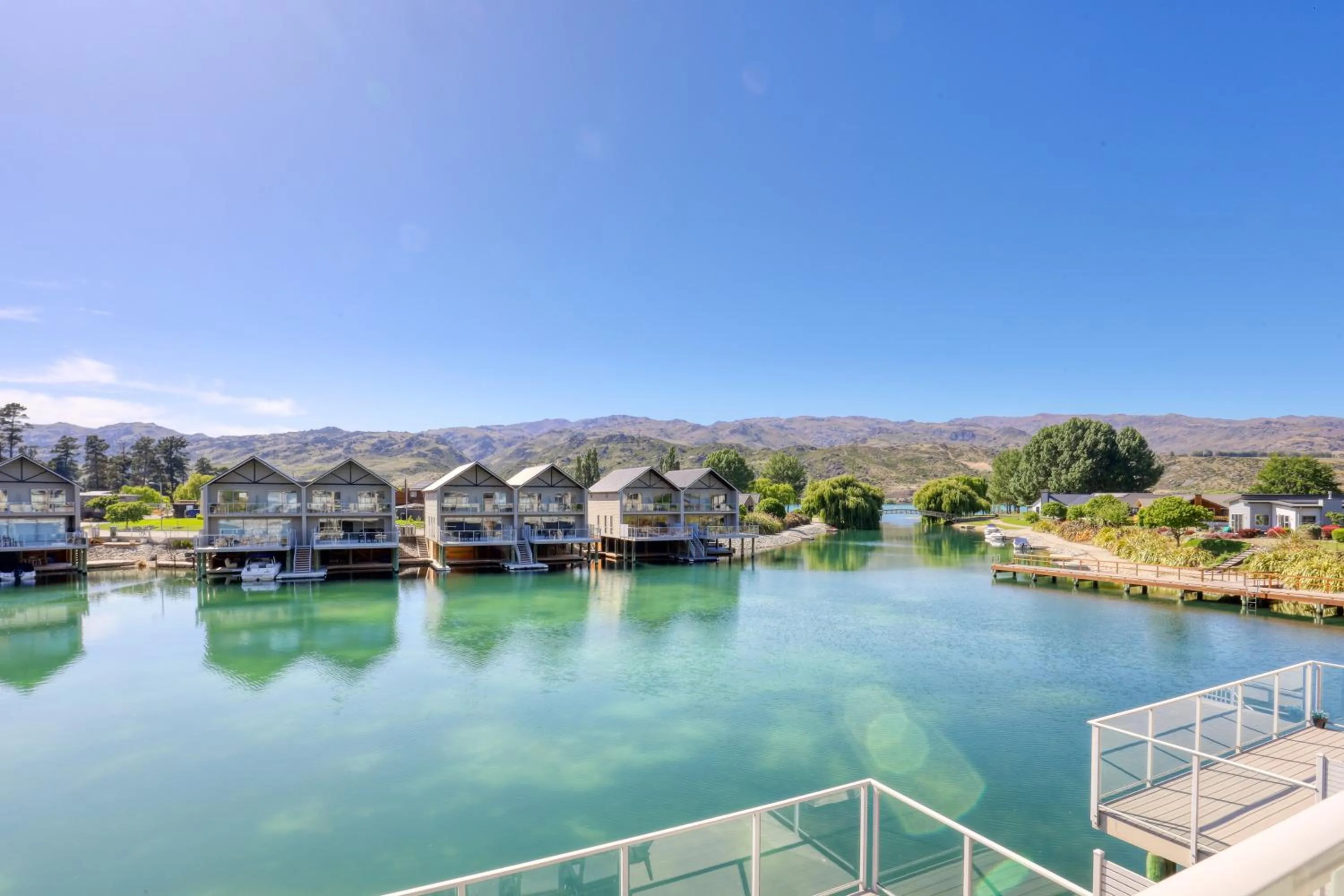 Lake view in Marsden Lake Resort Central Otago