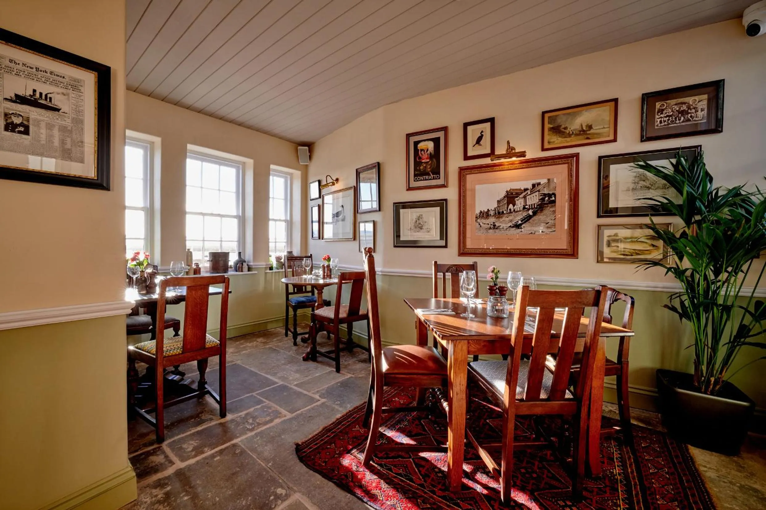 Restaurant/places to eat in The Ship