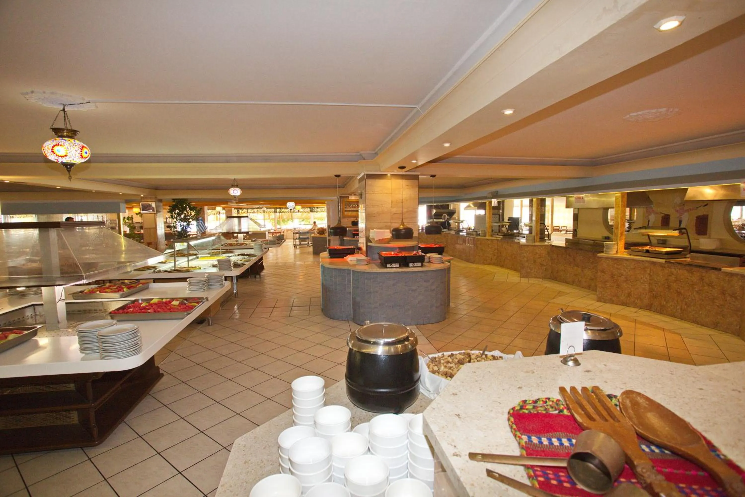 Restaurant/places to eat in Eri Beach & Village Hotel