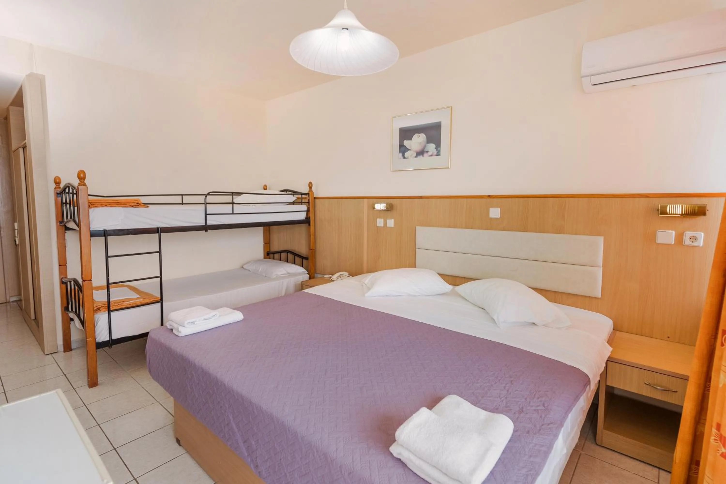 Quadruple Room with Sea View in Eri Beach & Village Hotel