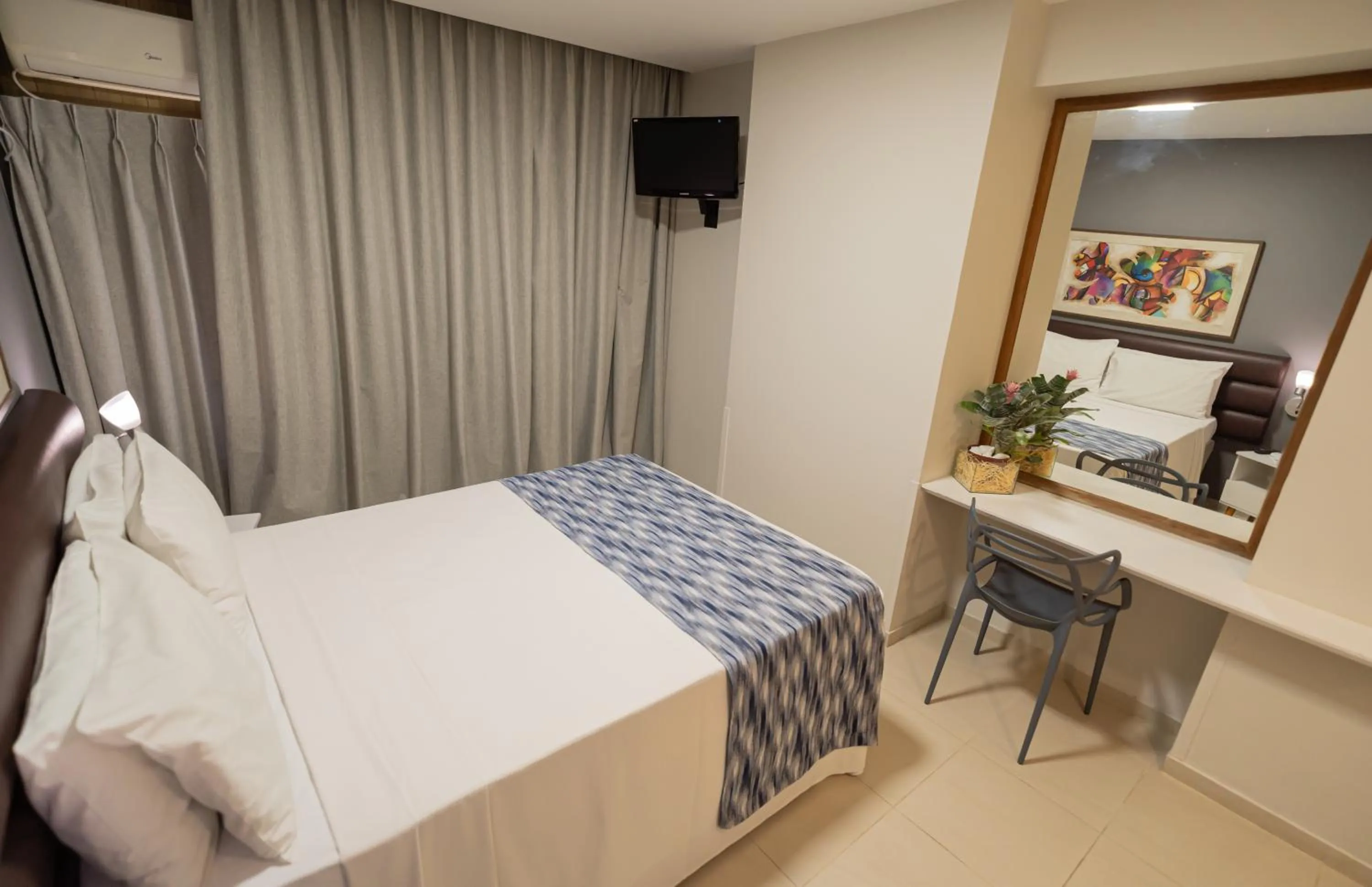 View (from property/room), Bed in Hotel Nacional Inn Rio Copacabana