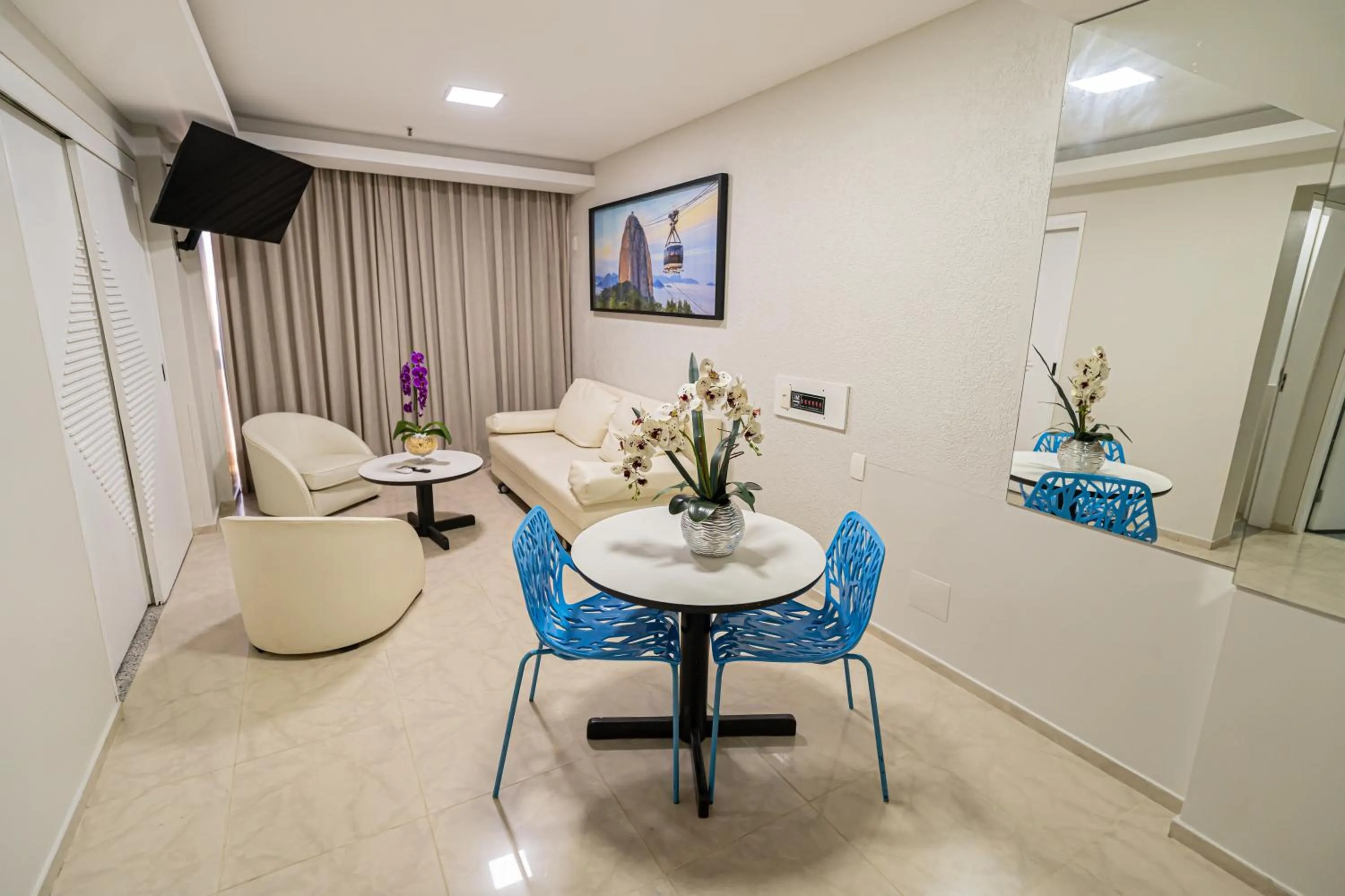 Communal lounge/ TV room in Hotel Nacional Inn Rio Copacabana