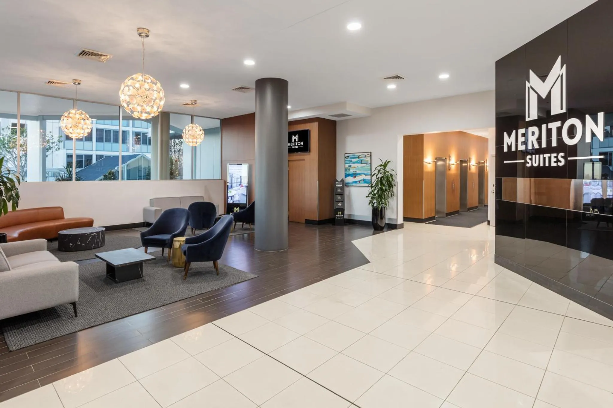 Lobby or reception in Meriton Suites Bondi Junction