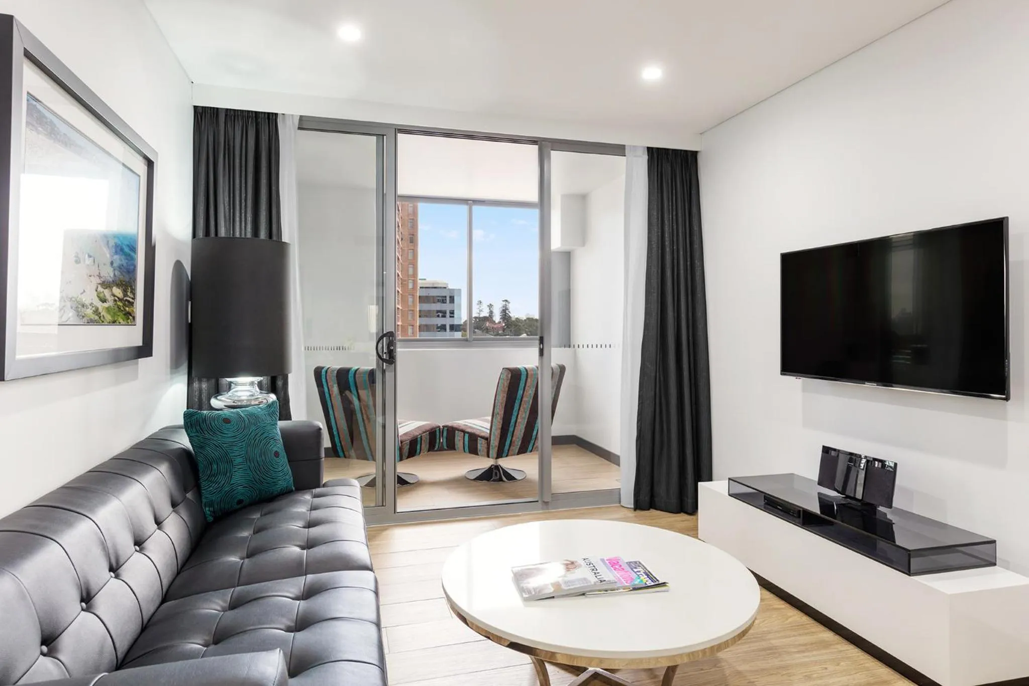 TV and multimedia in Meriton Suites Bondi Junction
