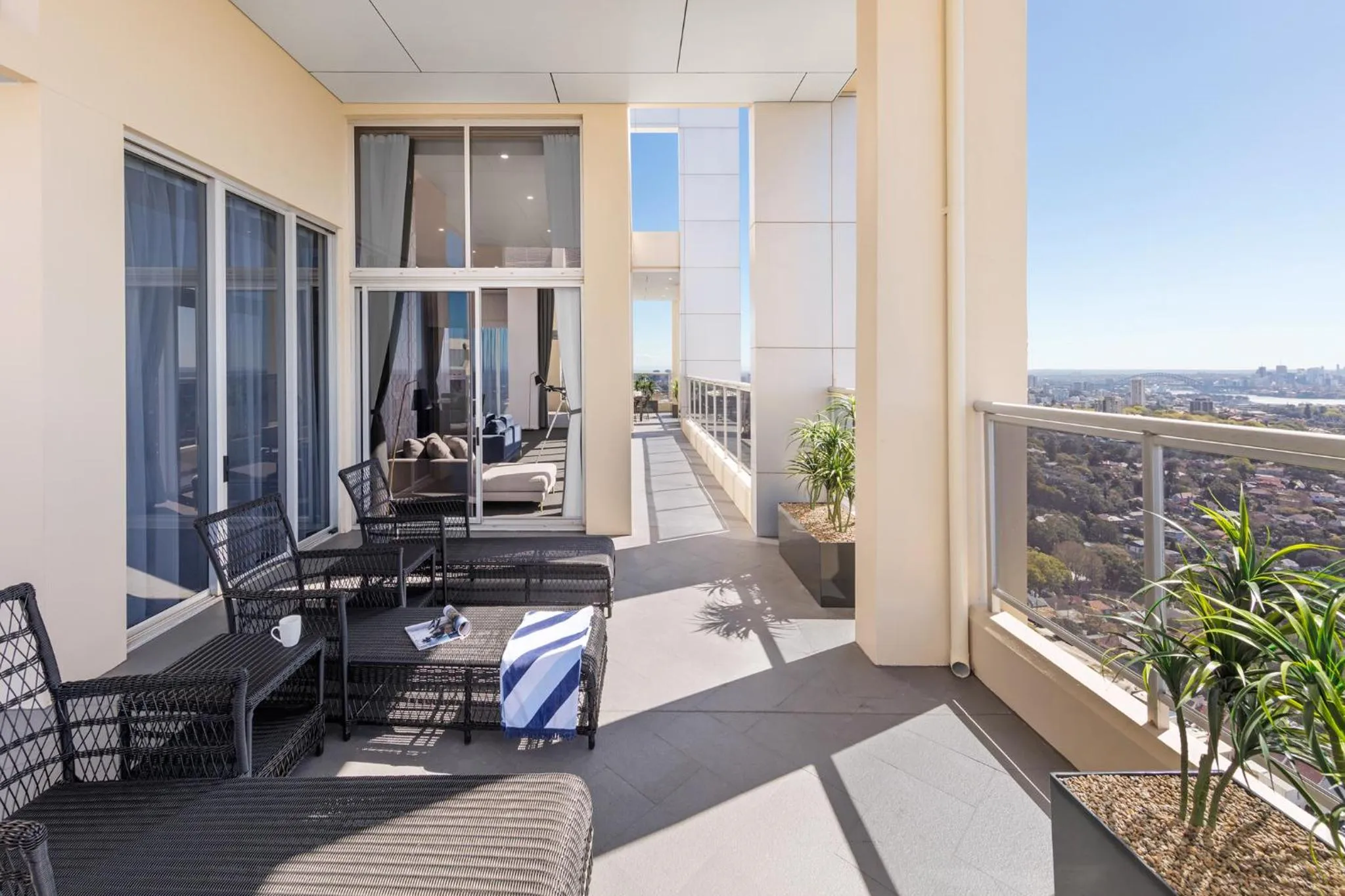Balcony/Terrace in Meriton Suites Bondi Junction