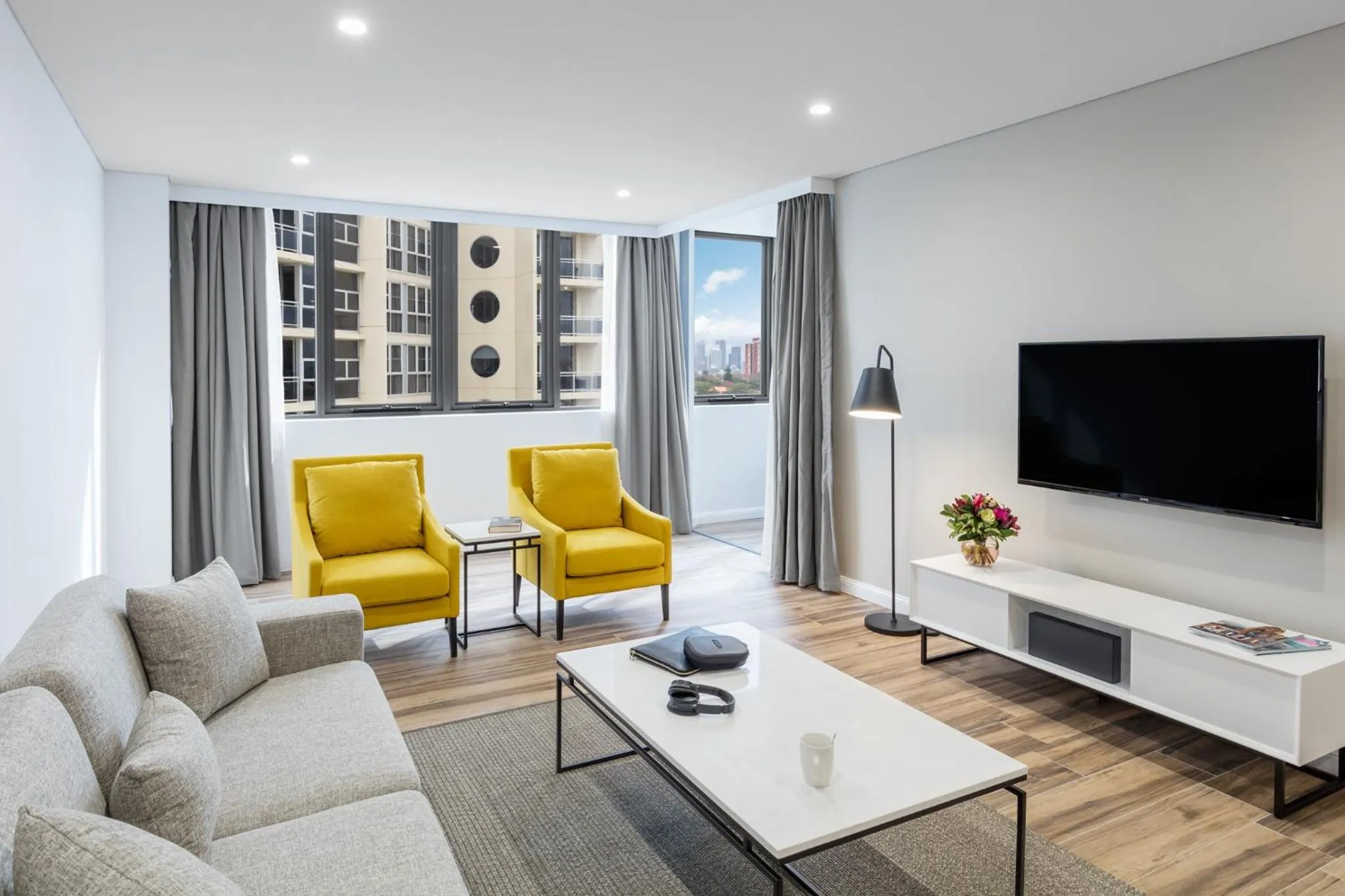TV and multimedia in Meriton Suites Bondi Junction