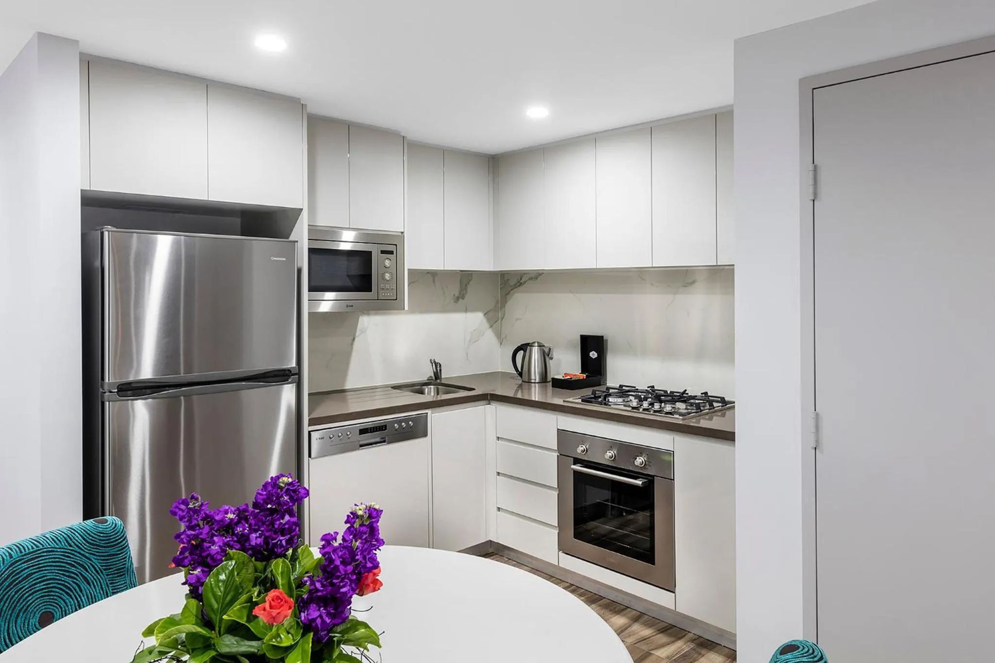 Kitchen or kitchenette in Meriton Suites Bondi Junction