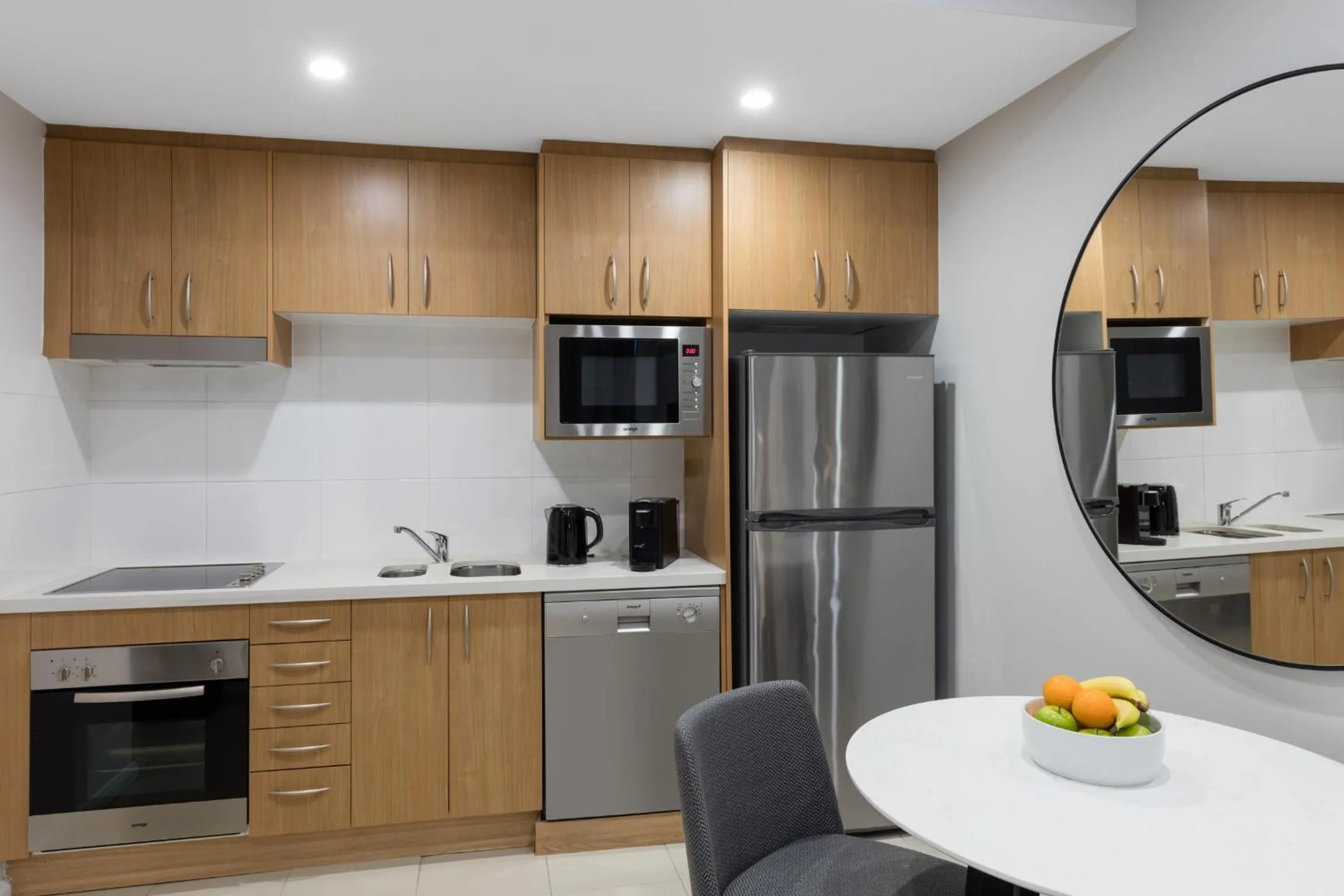 Kitchen or kitchenette in Meriton Suites Waterloo