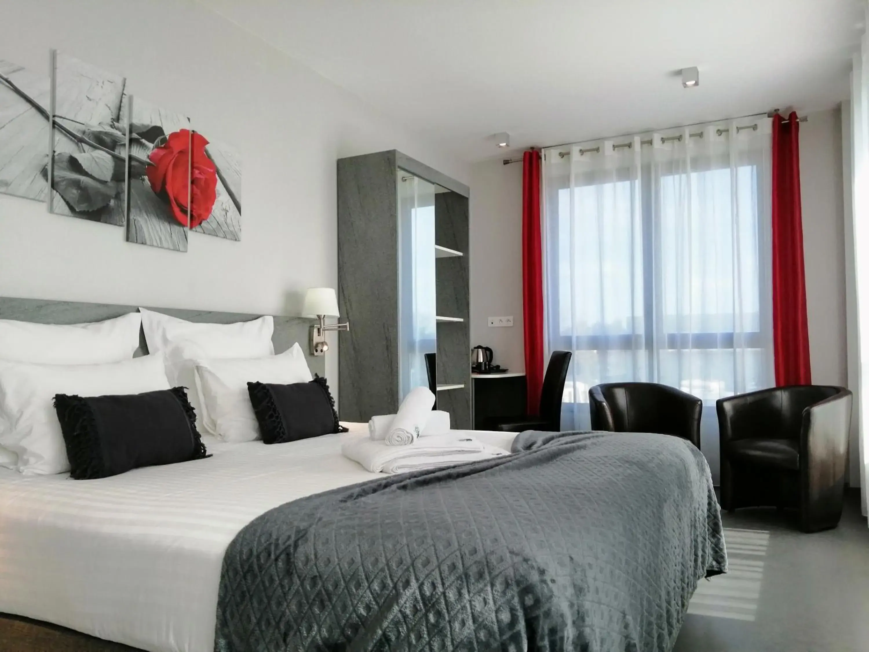 Superior King Room in L'AEROGARE Amboise Superior King Room in L'AEROGARE Amboise