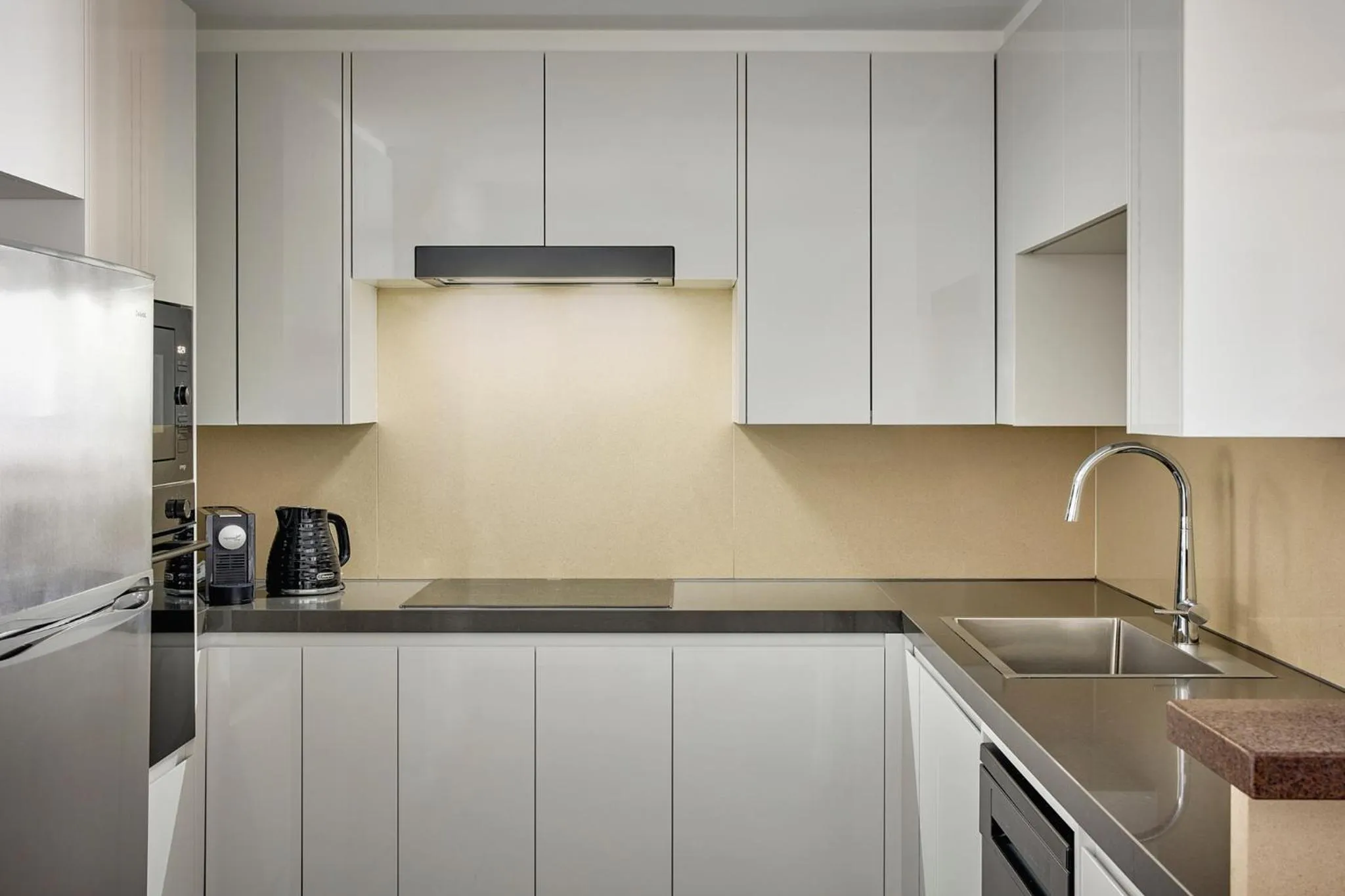 Kitchen or kitchenette in Meriton Suites World Tower, Sydney