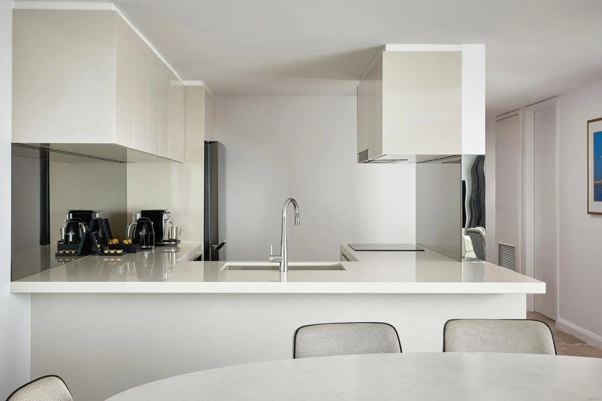 Kitchen or kitchenette in Meriton Suites World Tower, Sydney