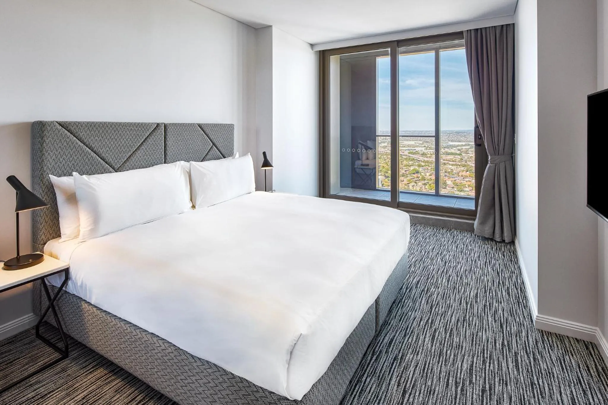 Bedroom, Bed in Meriton Suites George Street, Parramatta