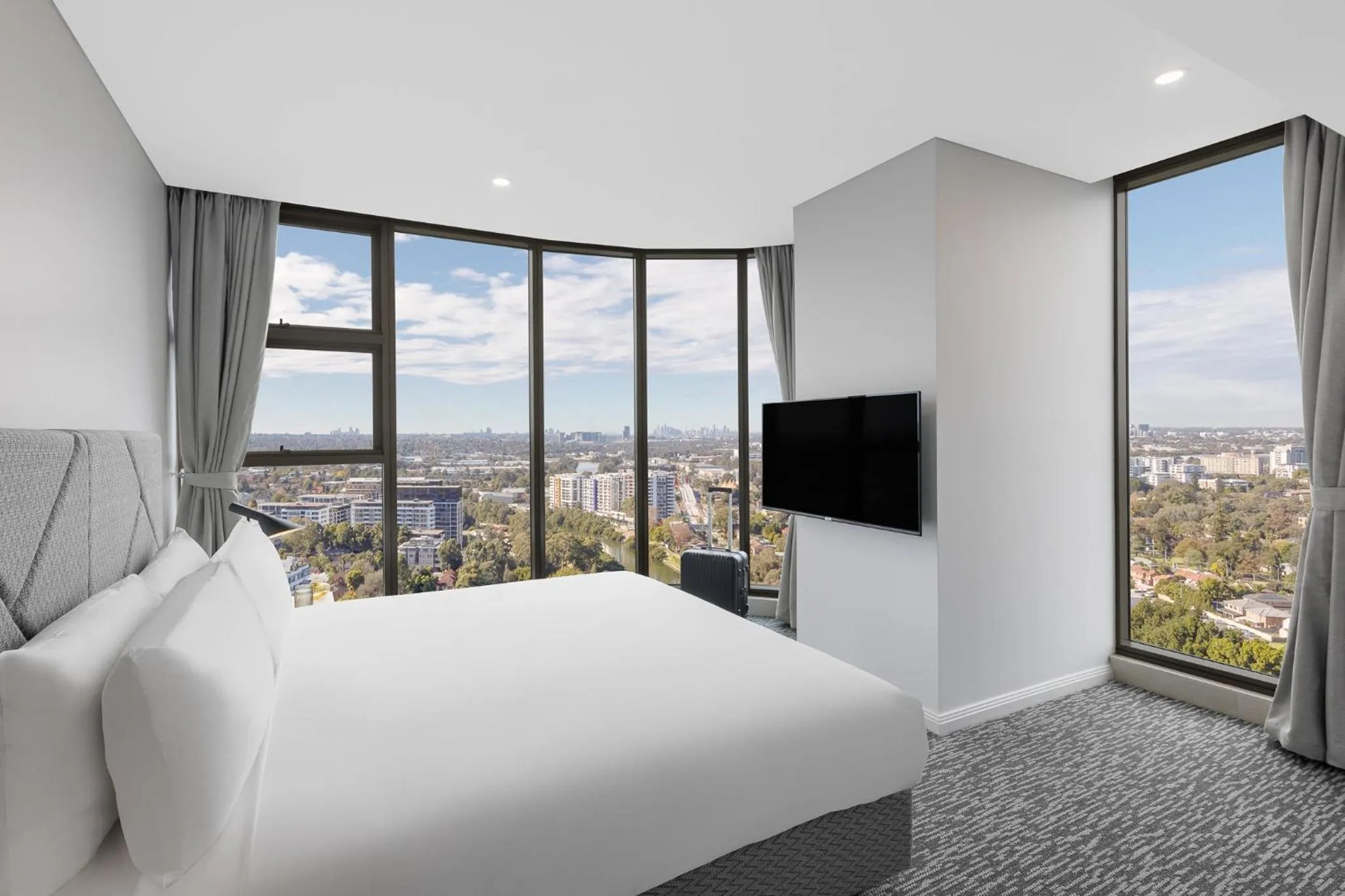 Bedroom, Bed in Meriton Suites George Street, Parramatta