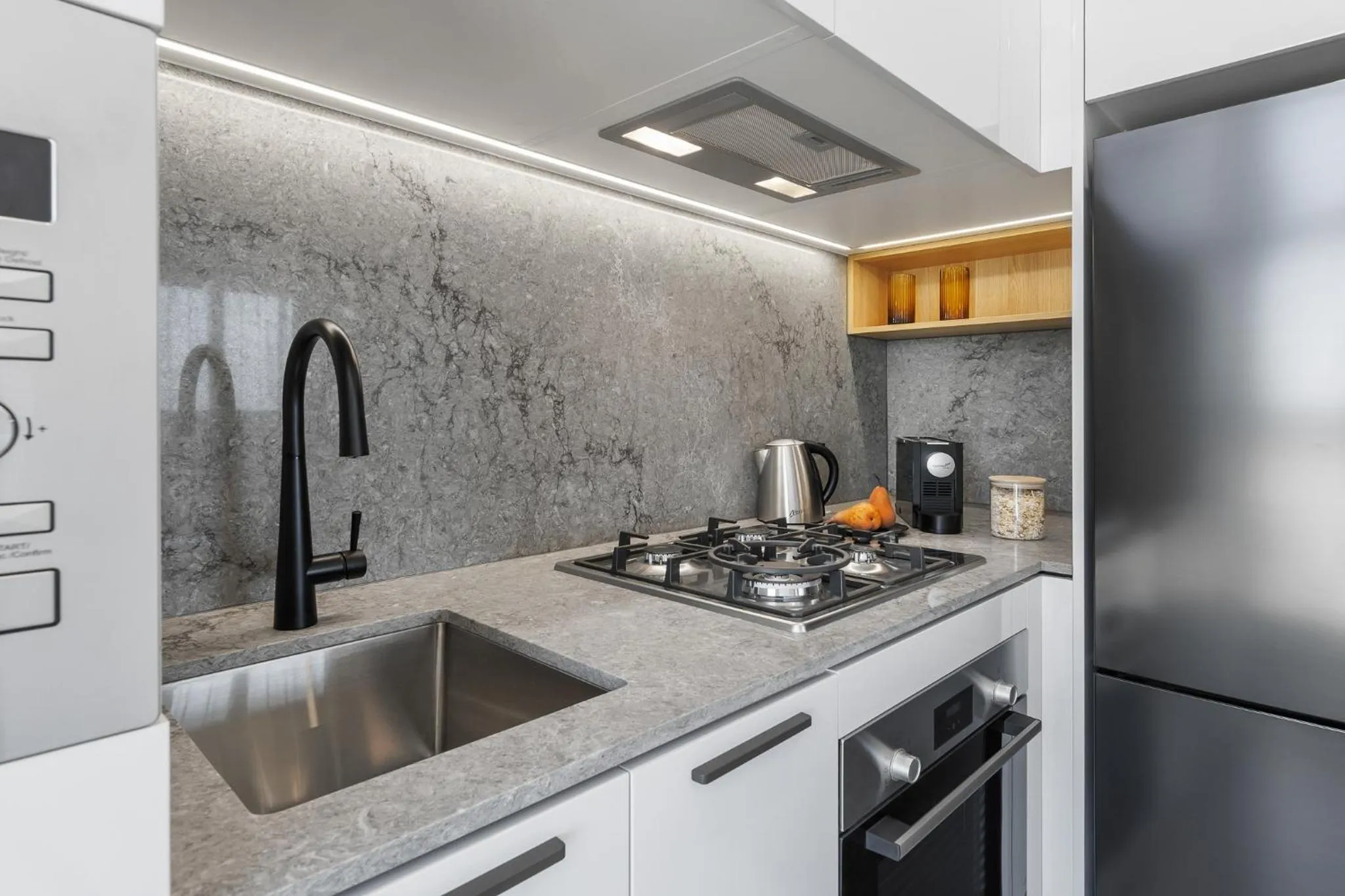 Kitchen or kitchenette in Meriton Suites George Street, Parramatta