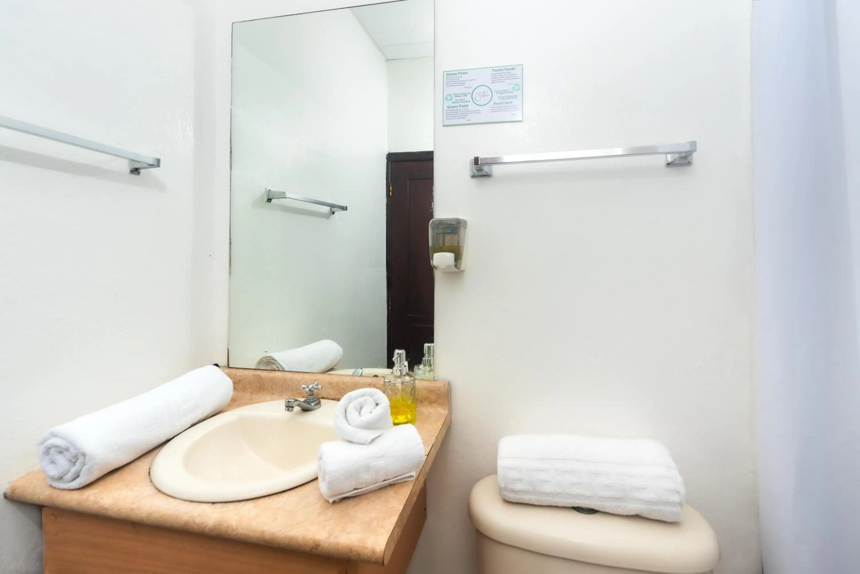 Bathroom in Hostal North Seymour