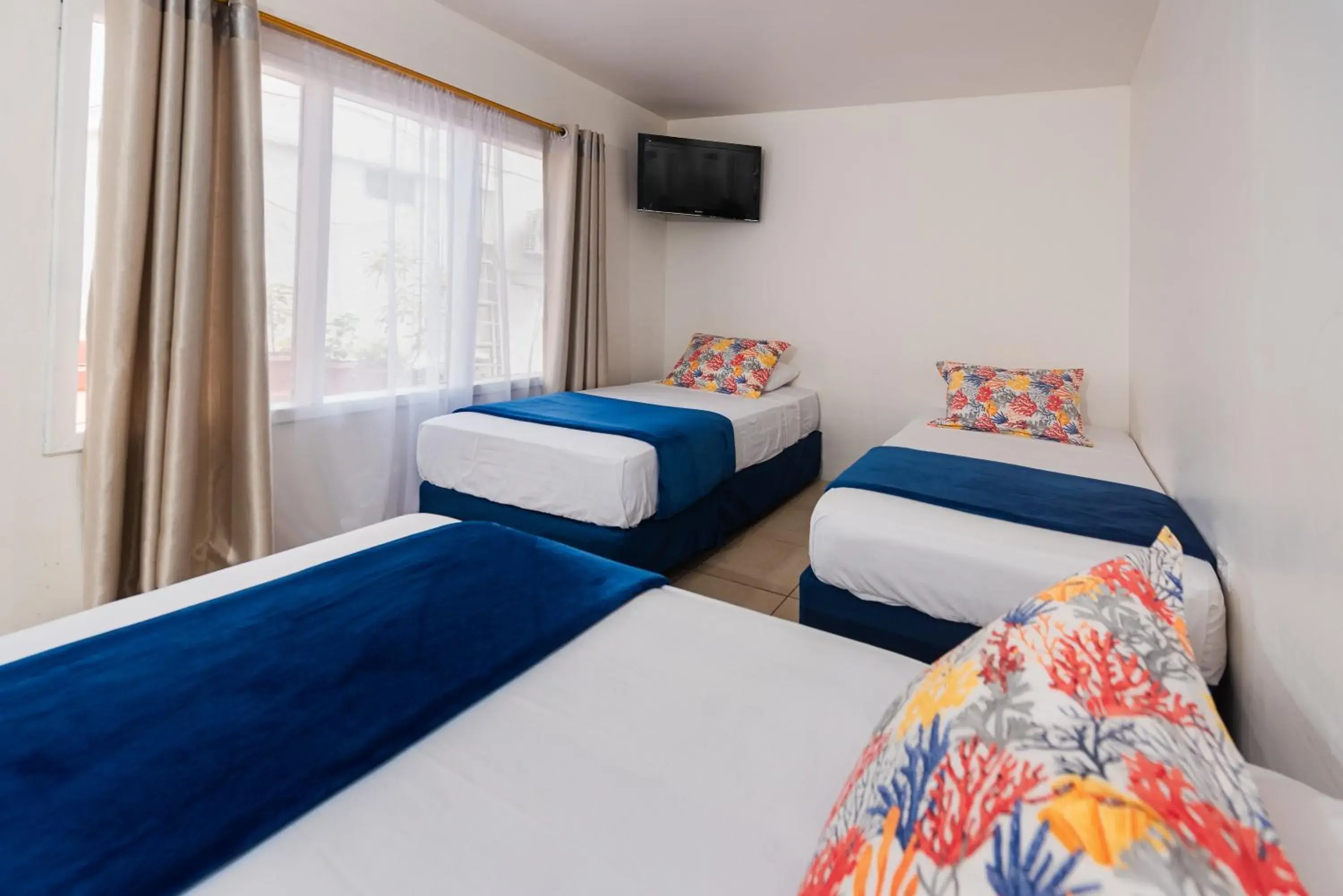 Photo of the whole room, Bed in Hostal North Seymour Photo of the whole room, Bed in Hostal North Seymour