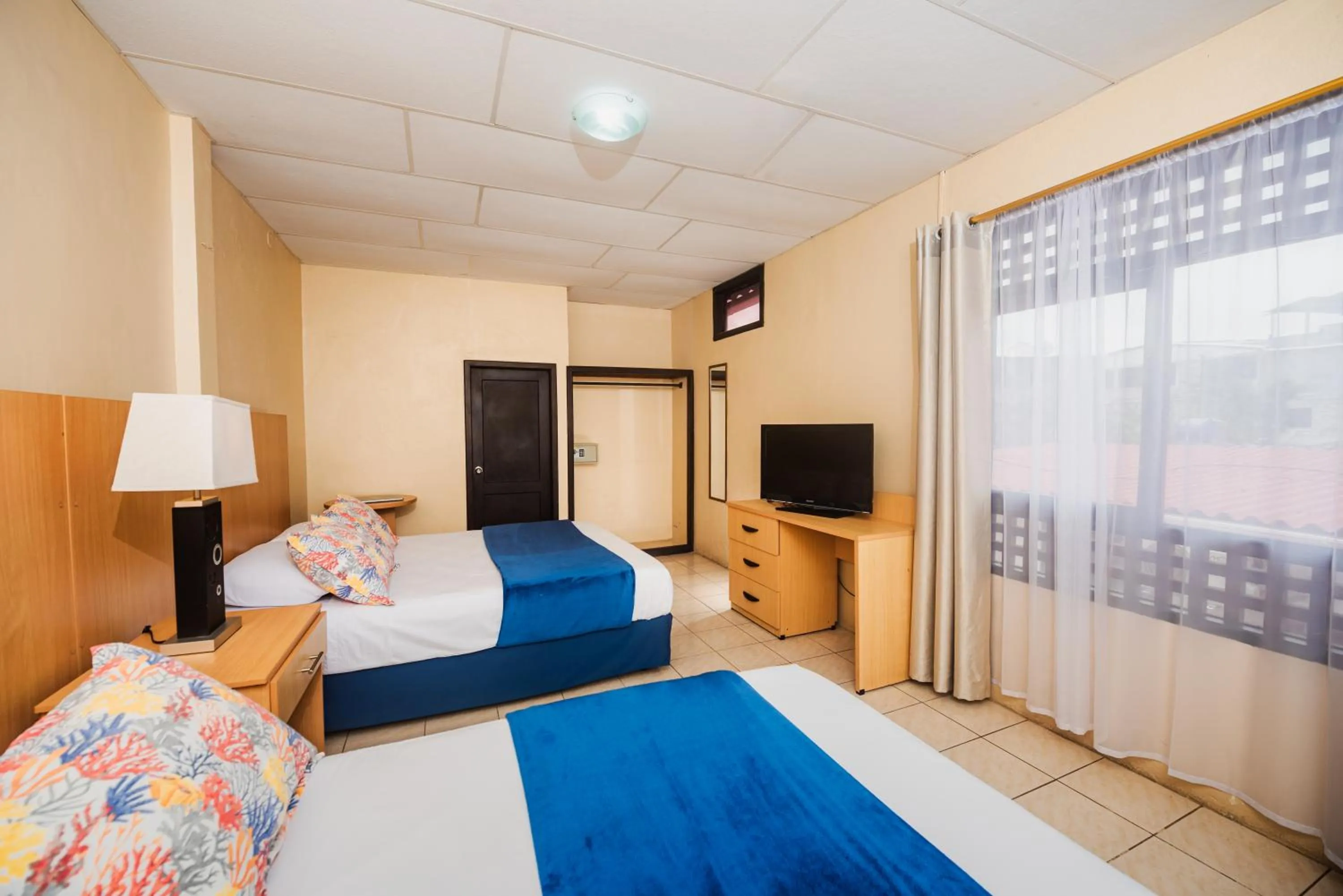 Photo of the whole room, Bed in Hostal North Seymour