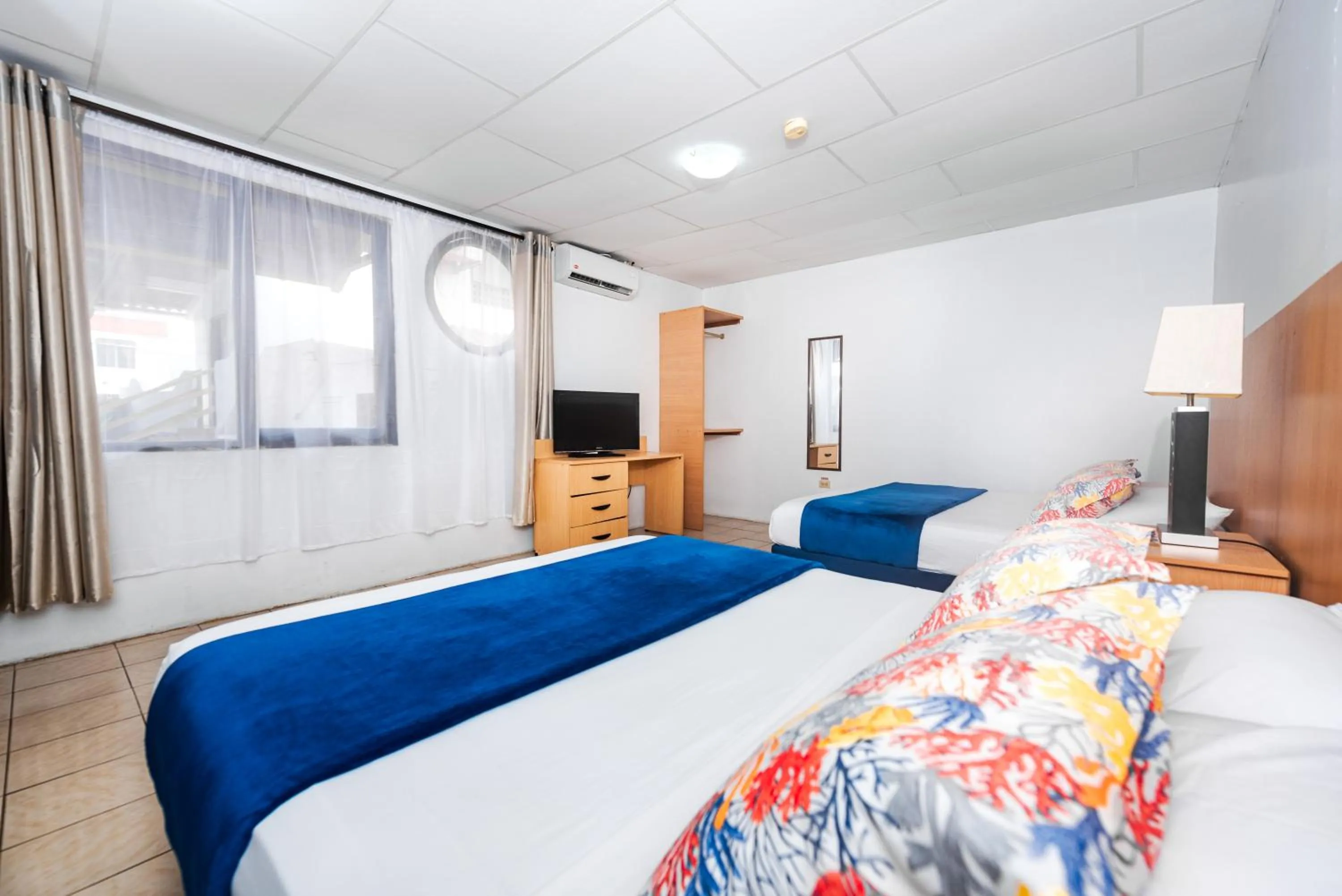 Photo of the whole room, Bed in Hostal North Seymour