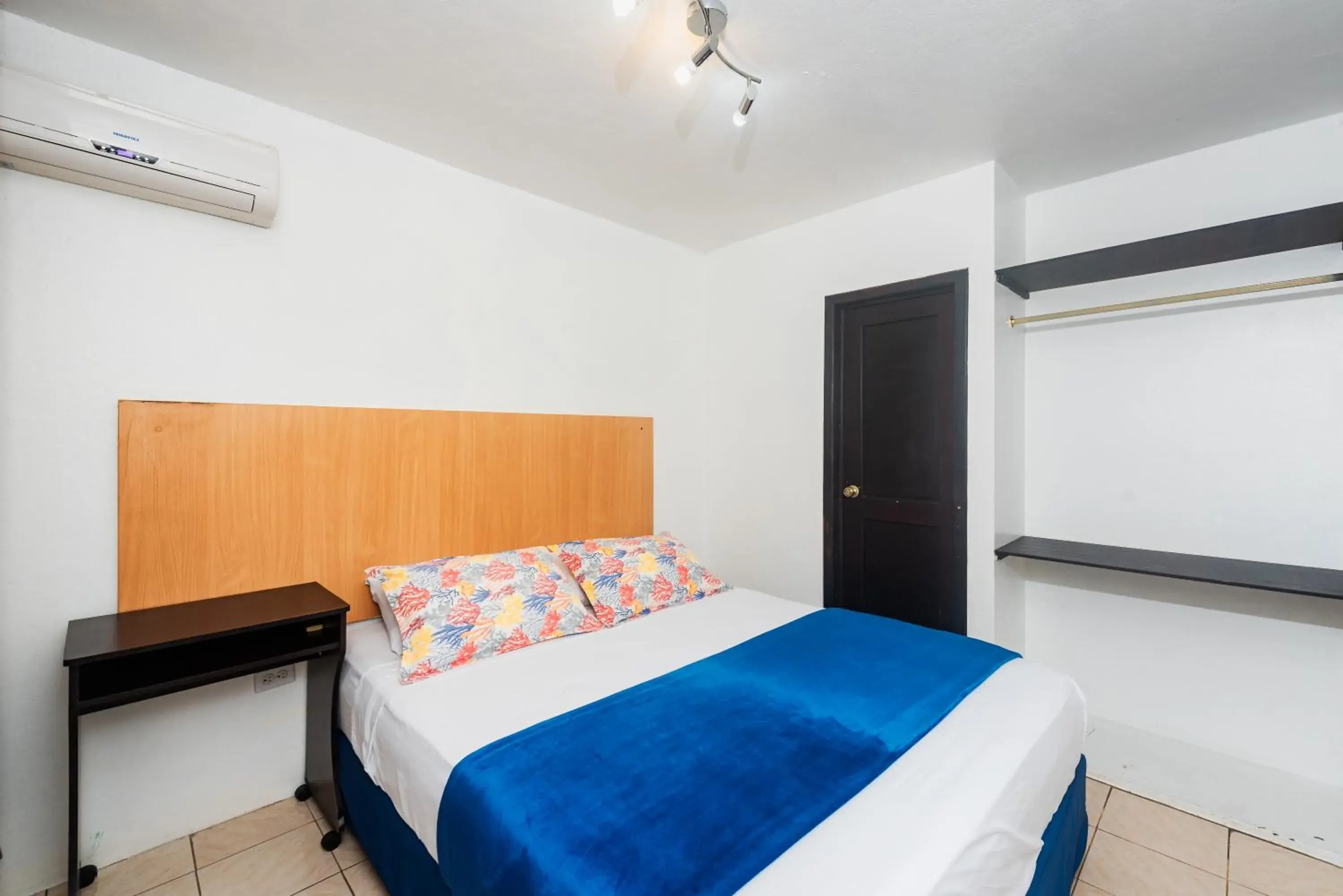 Economy Double Room in Hostal North Seymour Economy Double Room in Hostal North Seymour