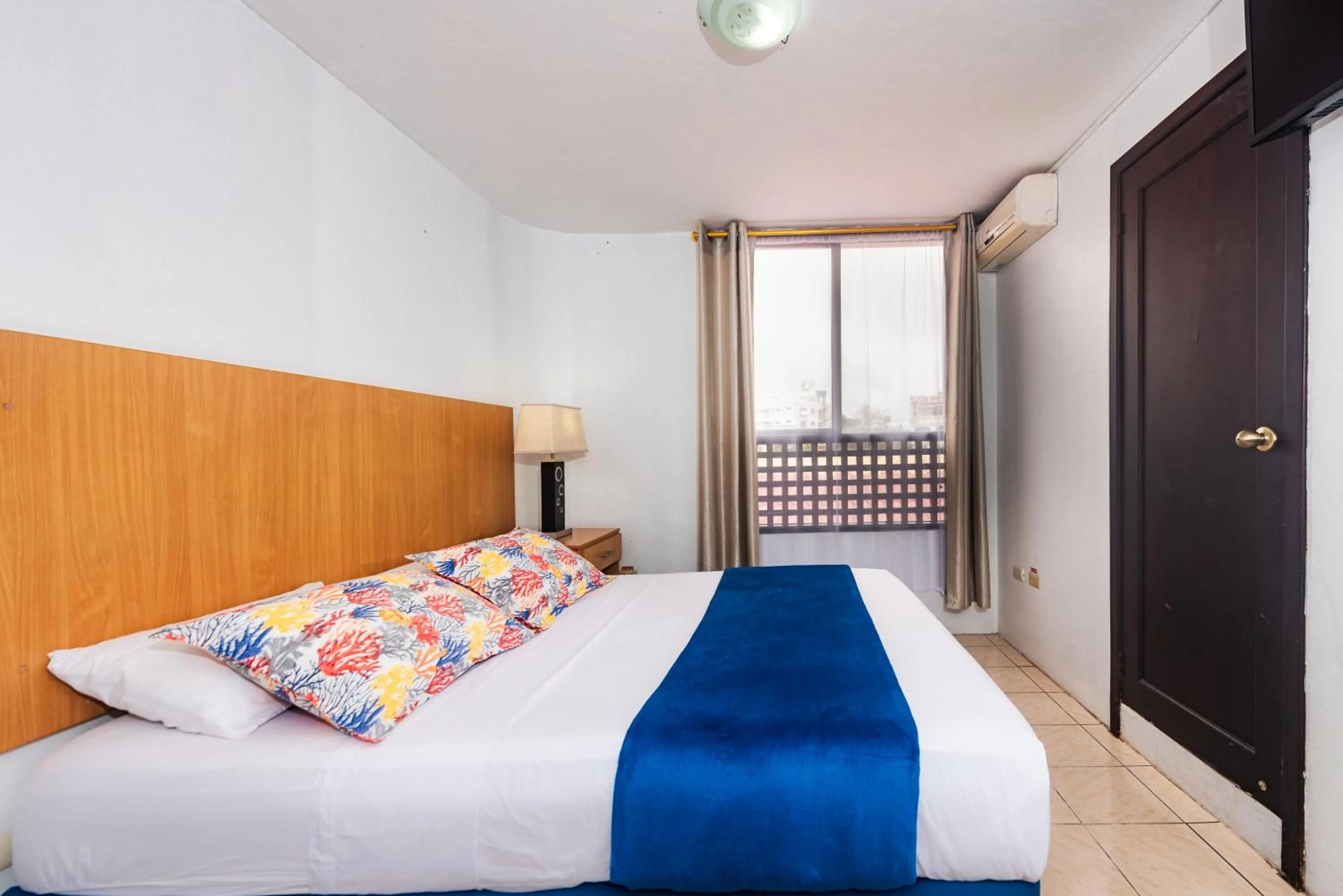 Photo of the whole room, Bed in Hostal North Seymour