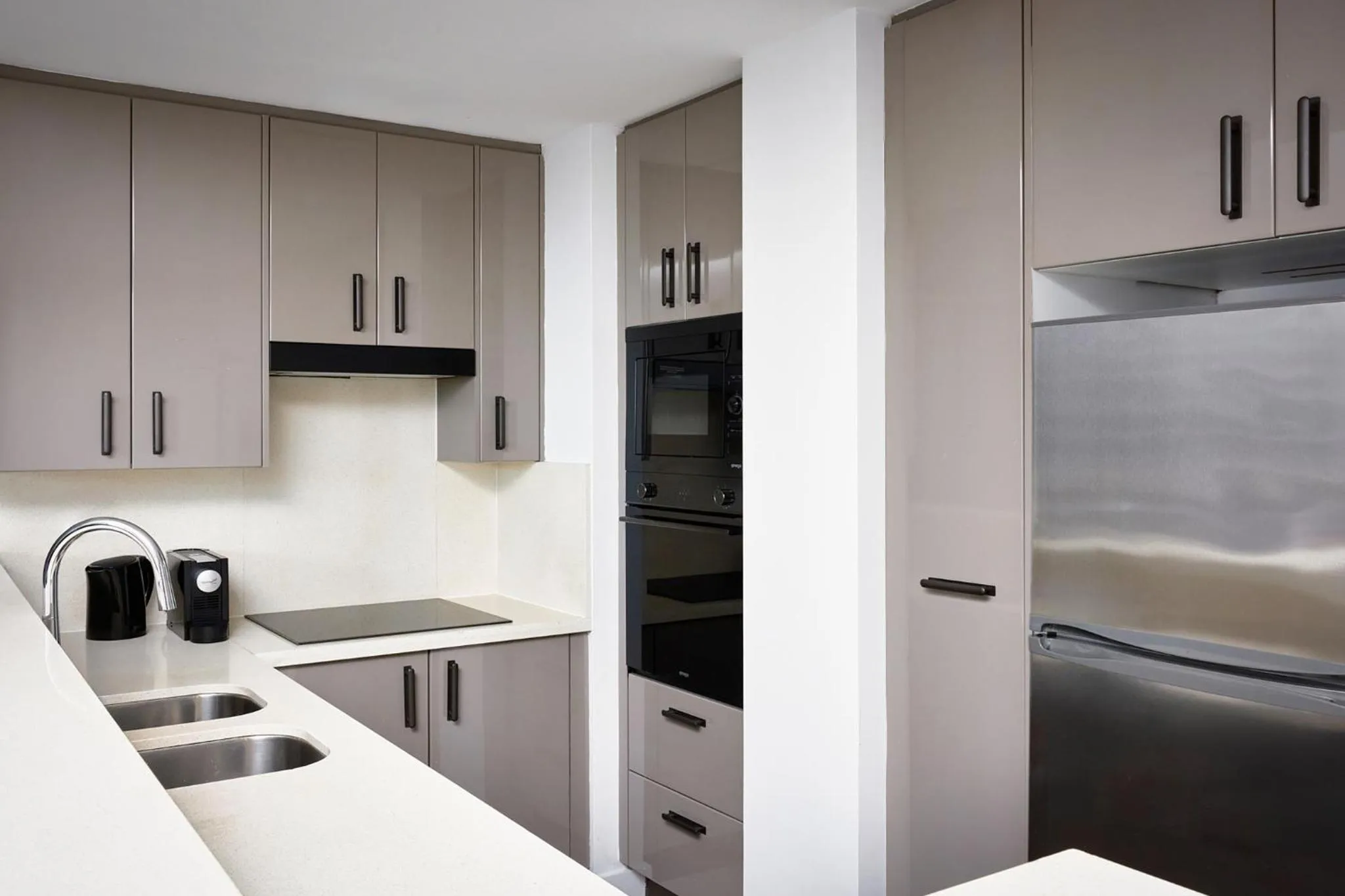 Kitchen or kitchenette in Meriton Suites Pitt Street, Sydney