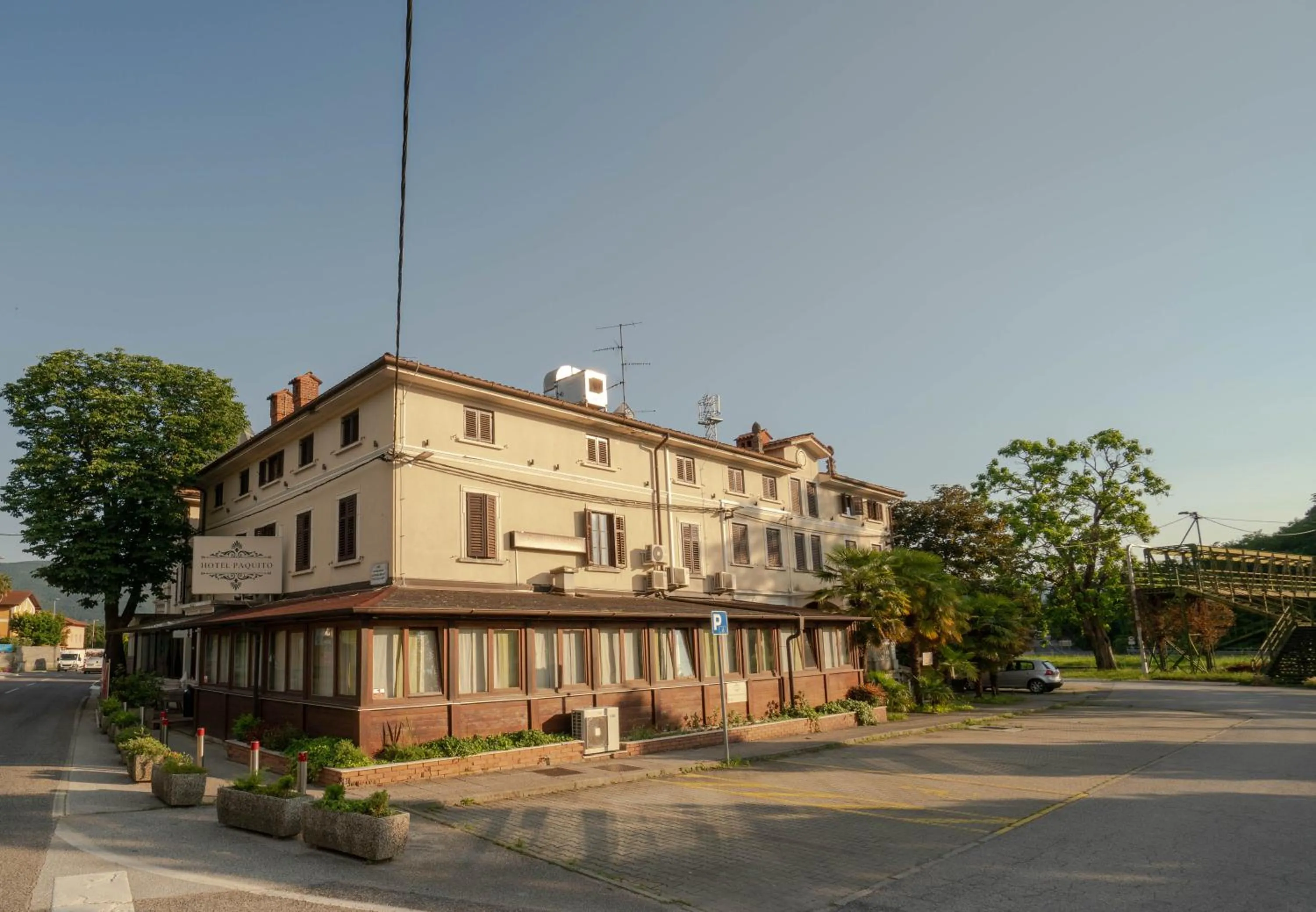 Property building in Hotel Paquito