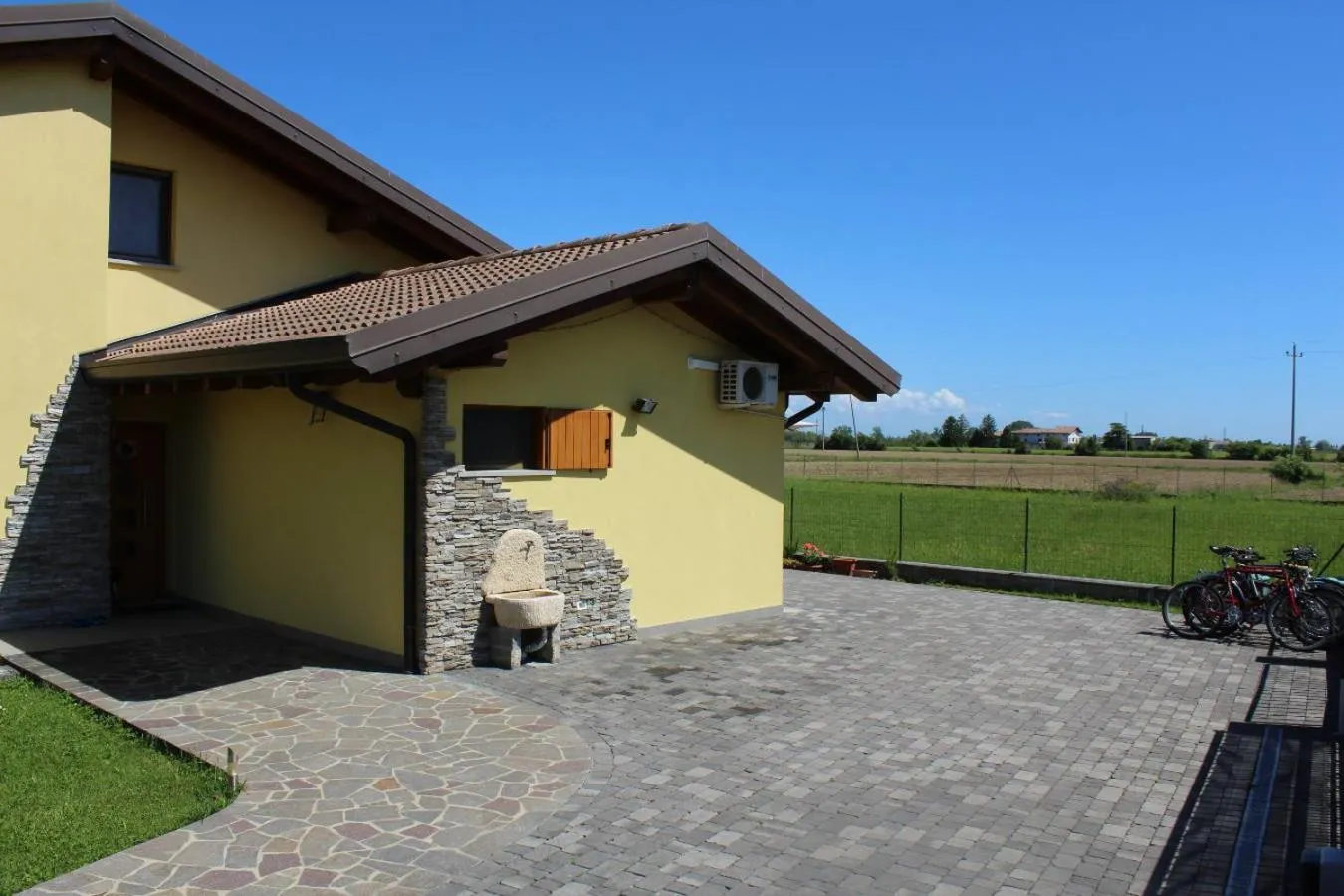 Property building in Villa Madi