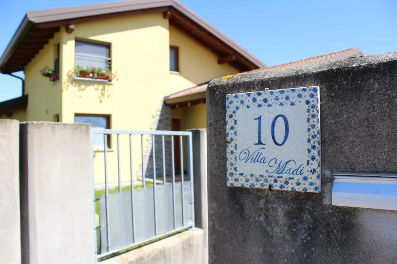 Property building in Villa Madi