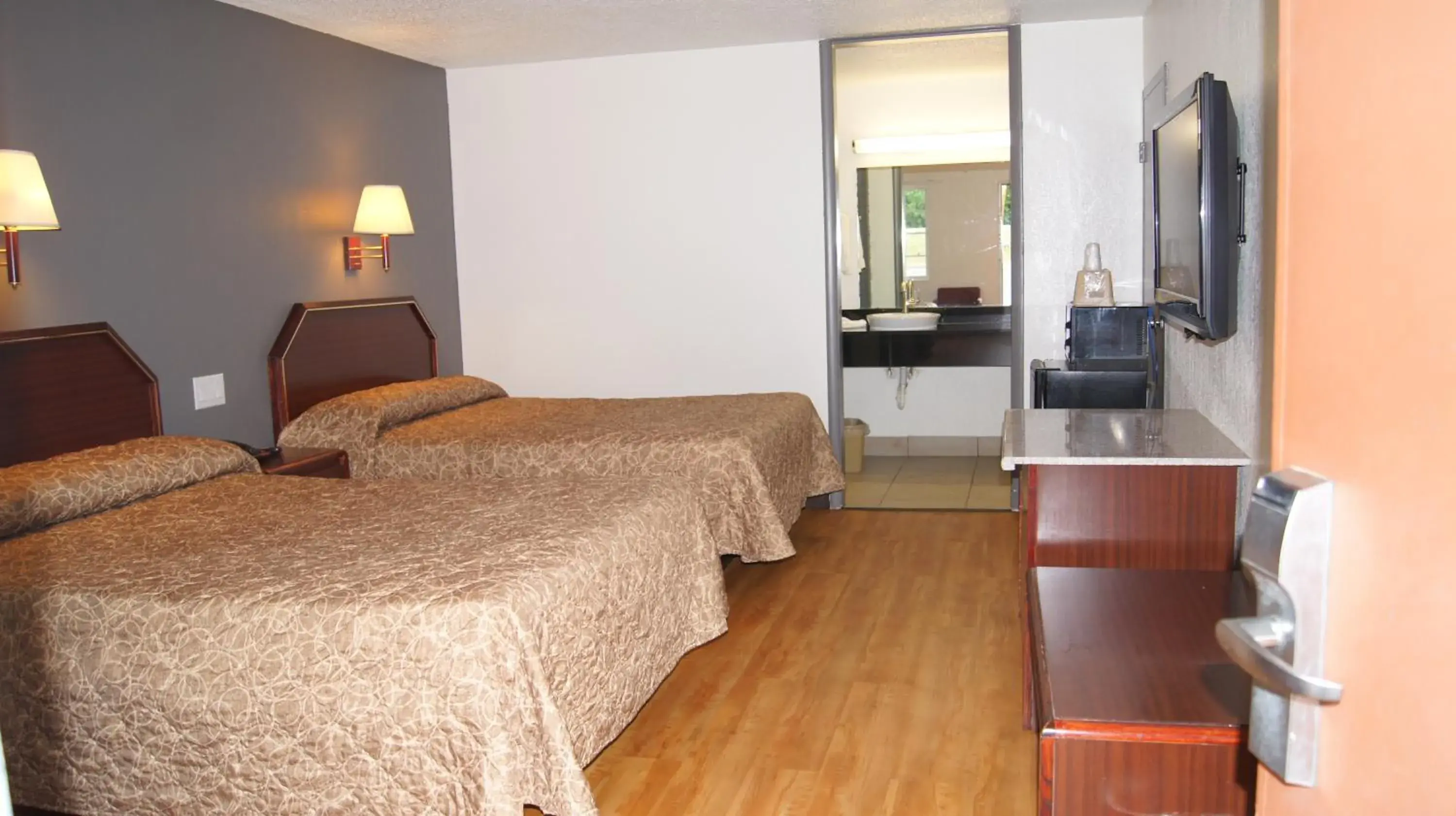 Bed in Executive Inn Bed in Executive Inn