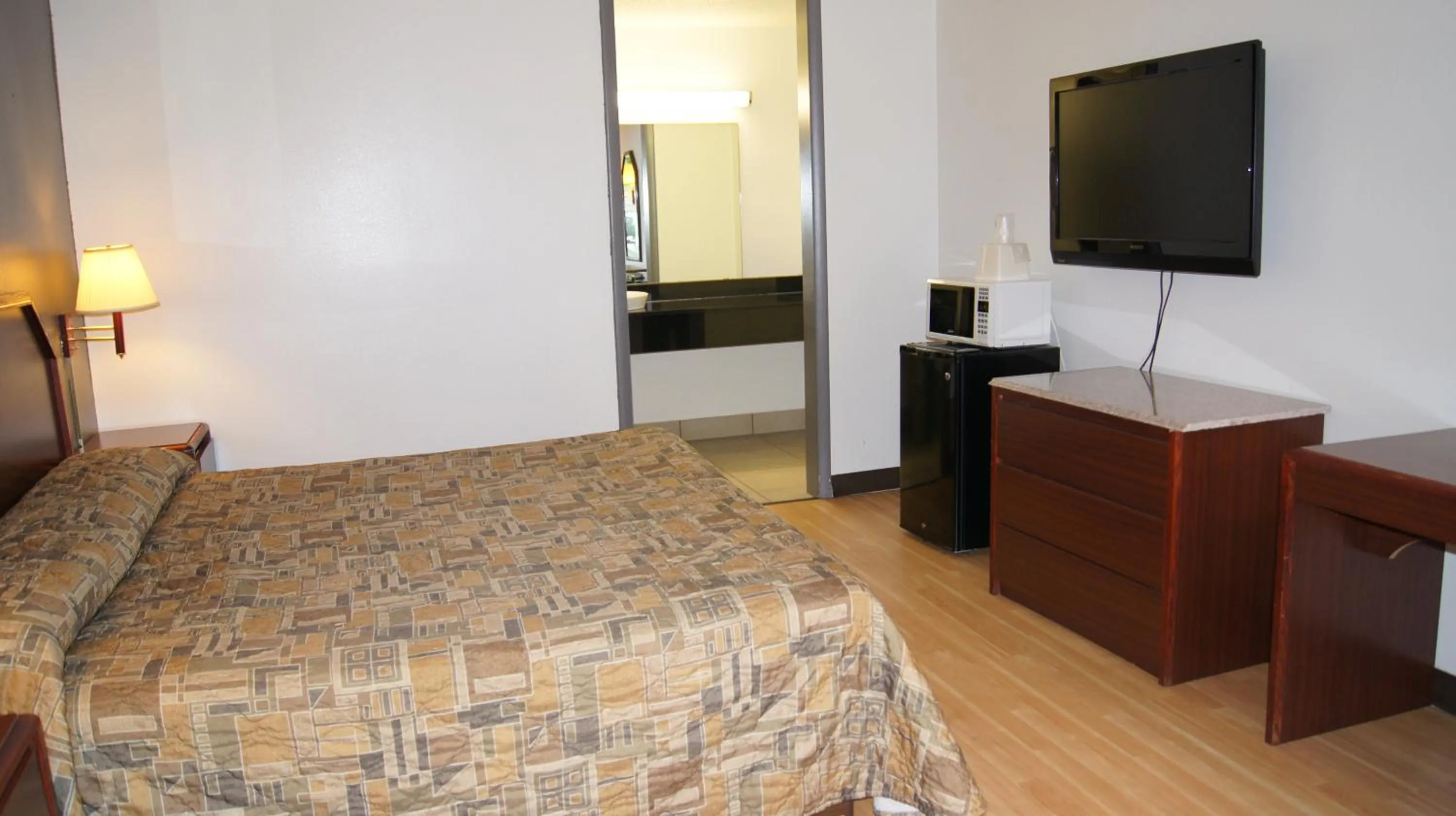 Bed in Executive Inn