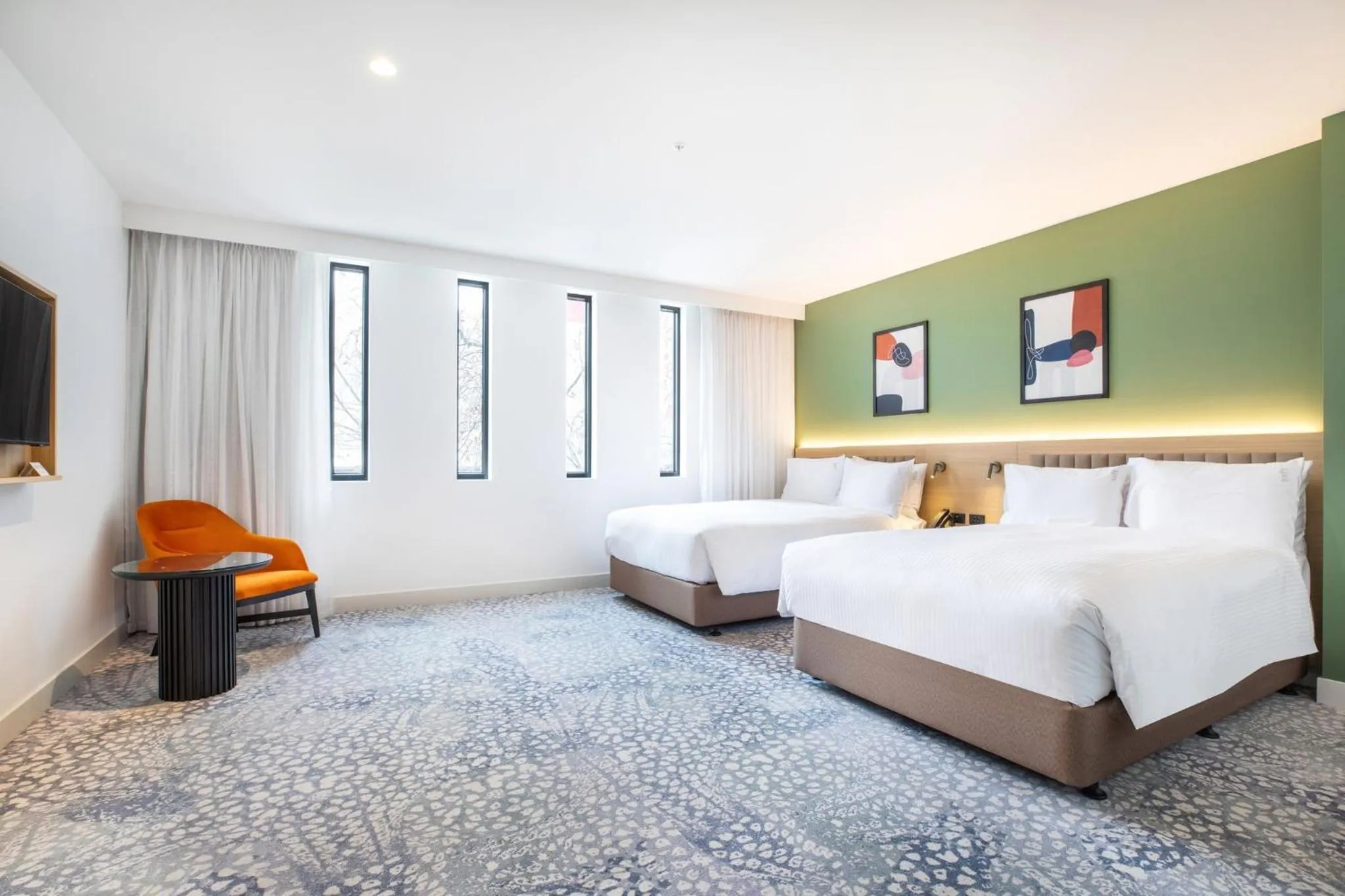 Photo of the whole room, Bed in Holiday Inn Dandenong by IHG