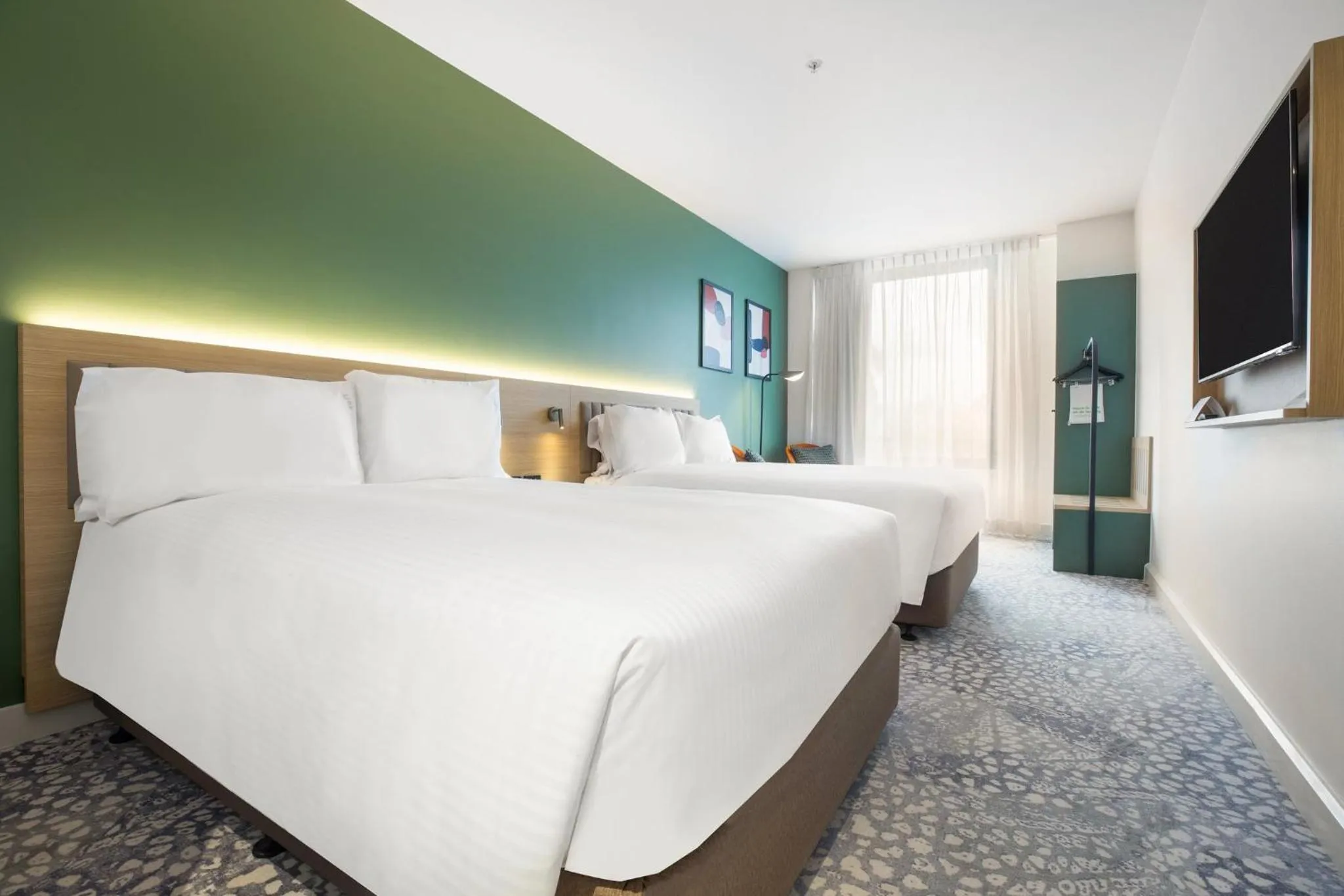Photo of the whole room, Bed in Holiday Inn Dandenong by IHG