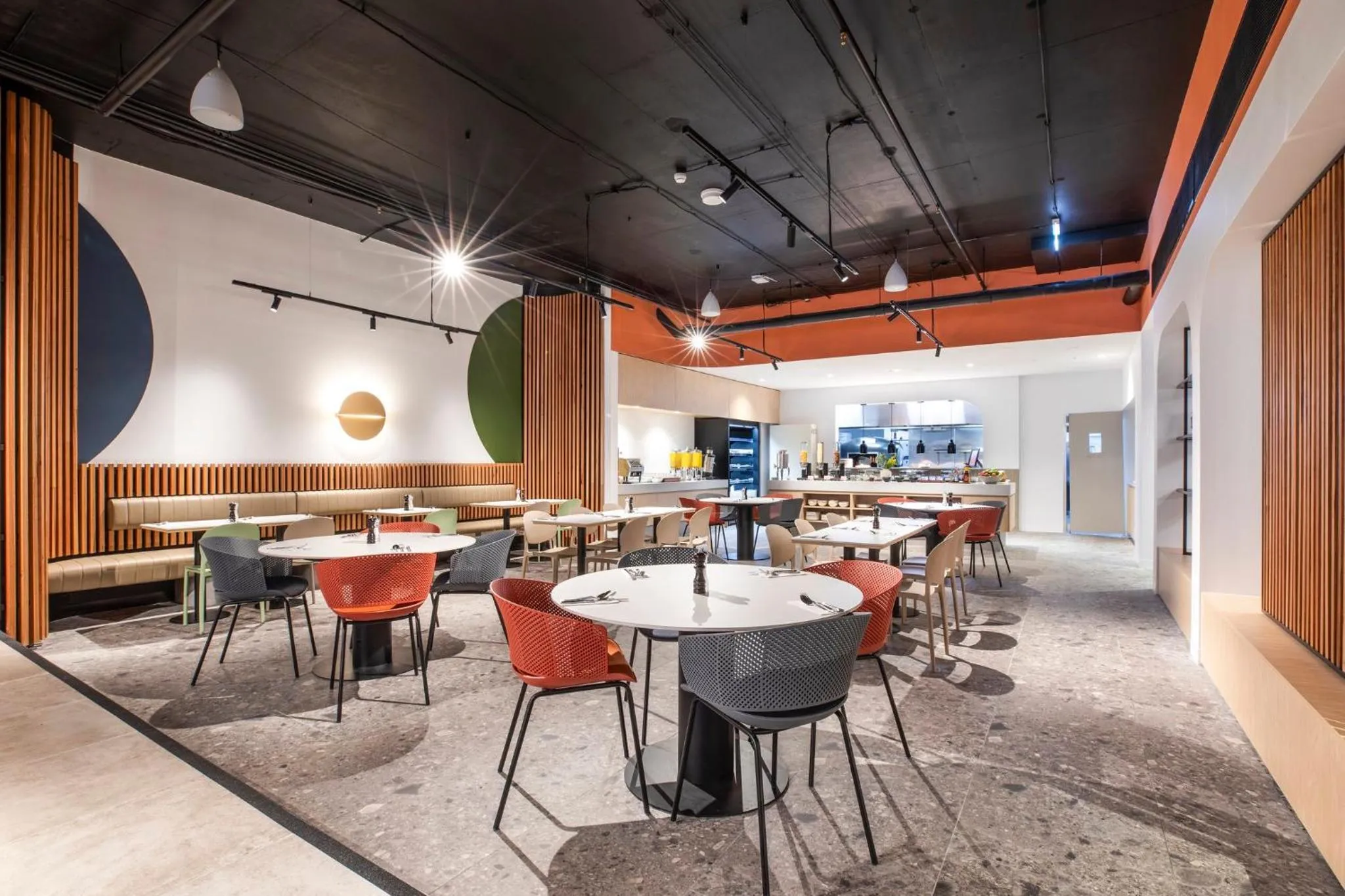 Restaurant/places to eat in Holiday Inn Dandenong by IHG