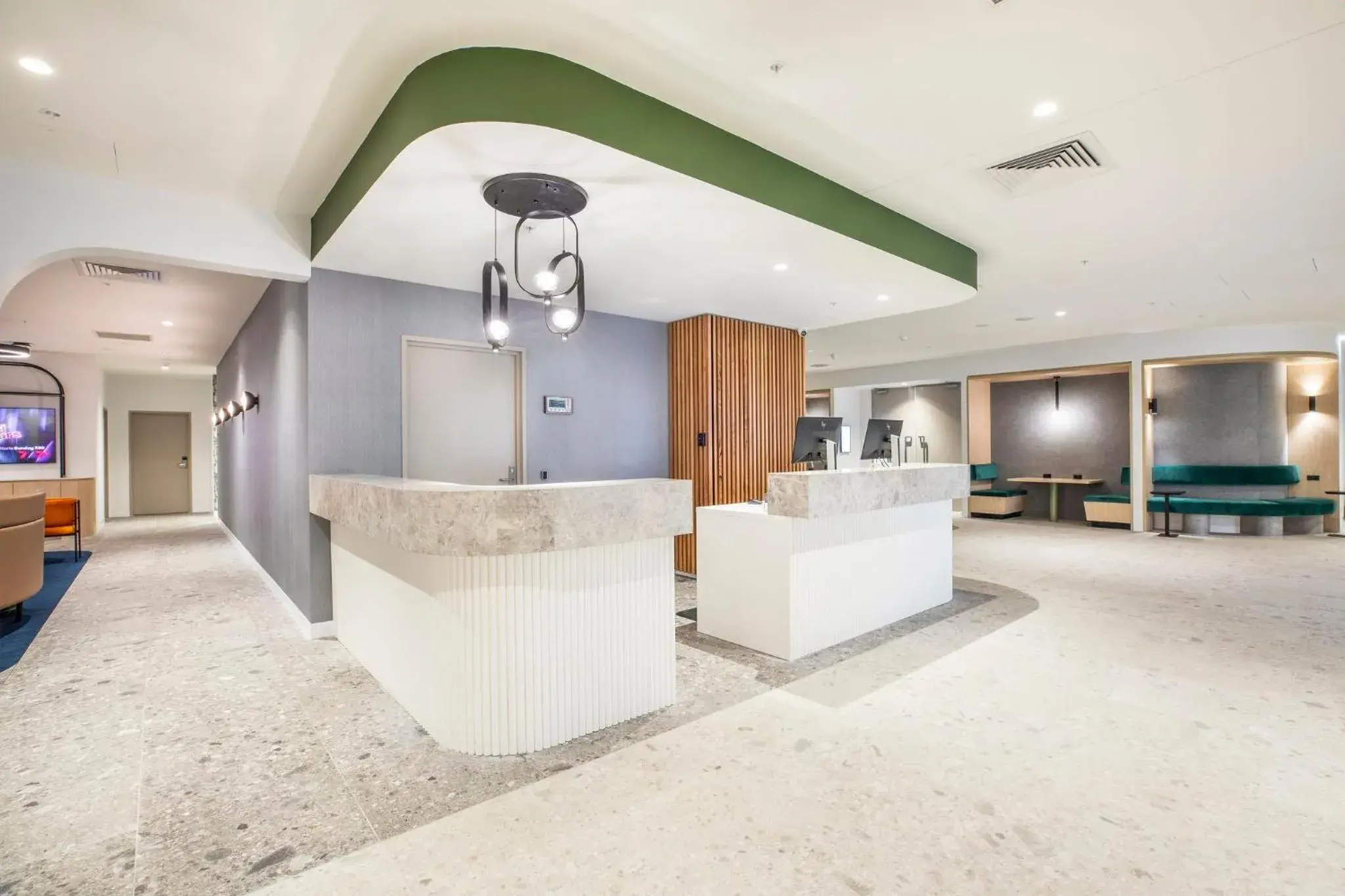 Property building in Holiday Inn Dandenong by IHG Property building in Holiday Inn Dandenong by IHG