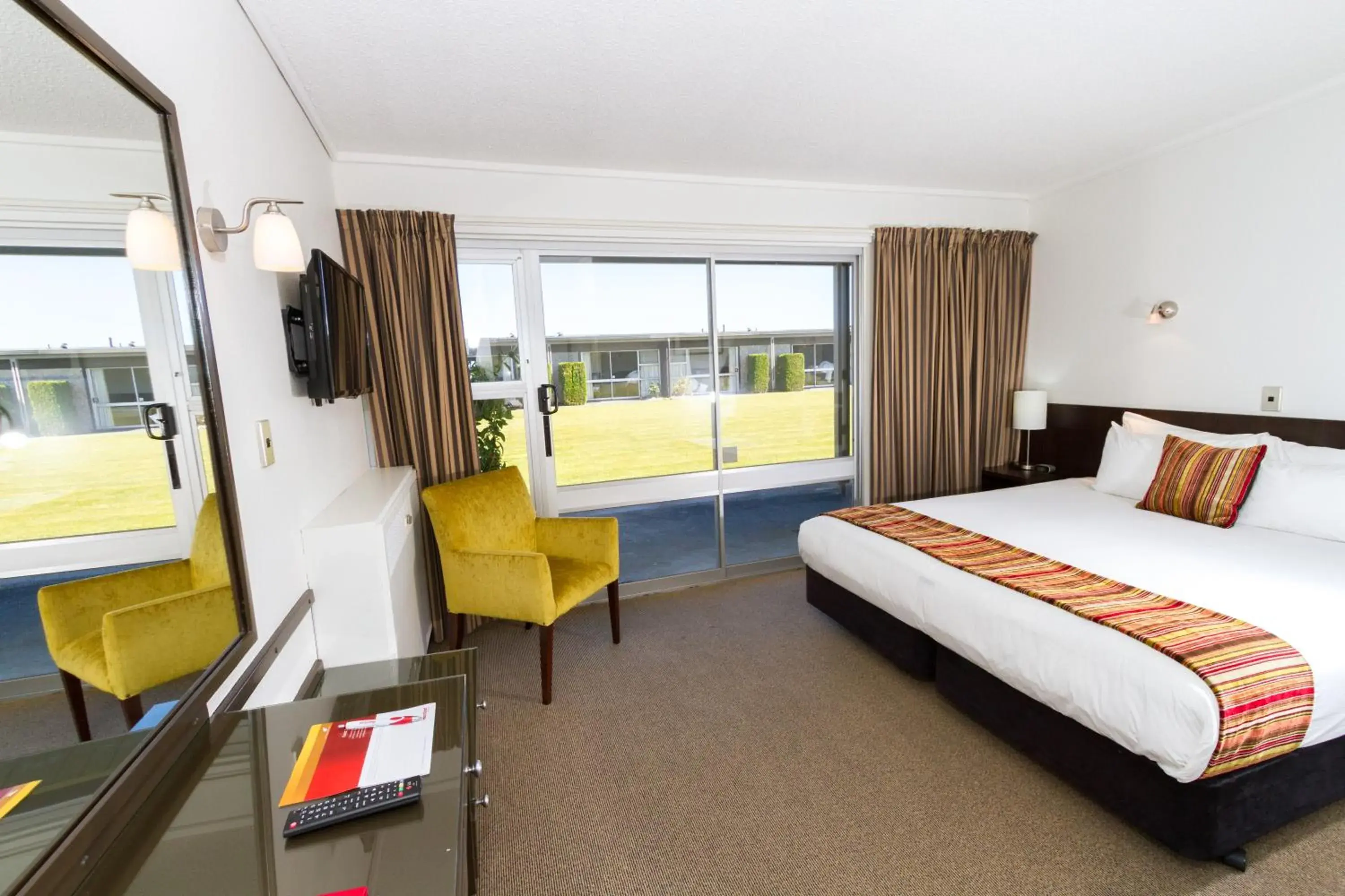 Photo of the whole room, Bed in Heartland Hotel Haast Photo of the whole room, Bed in Heartland Hotel Haast