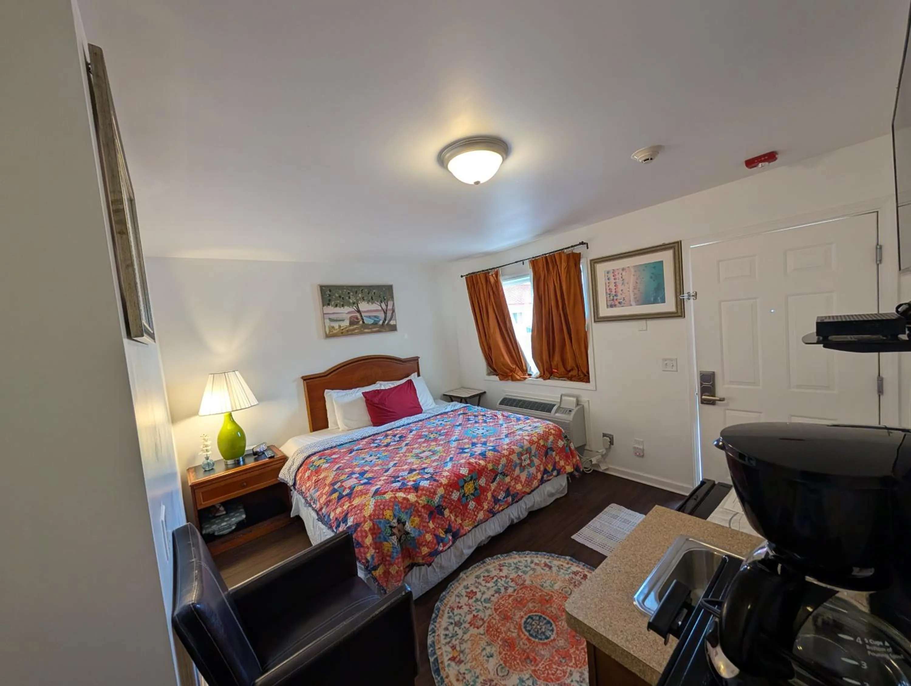 Bed in Apple Inn and Suites Cooperstown Area