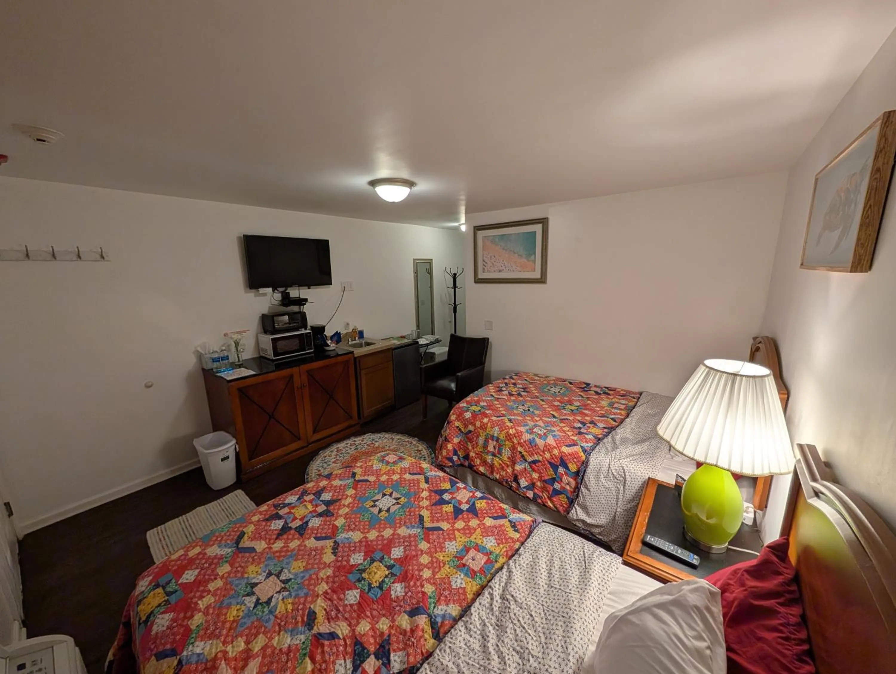 Bed in Apple Inn and Suites Cooperstown Area