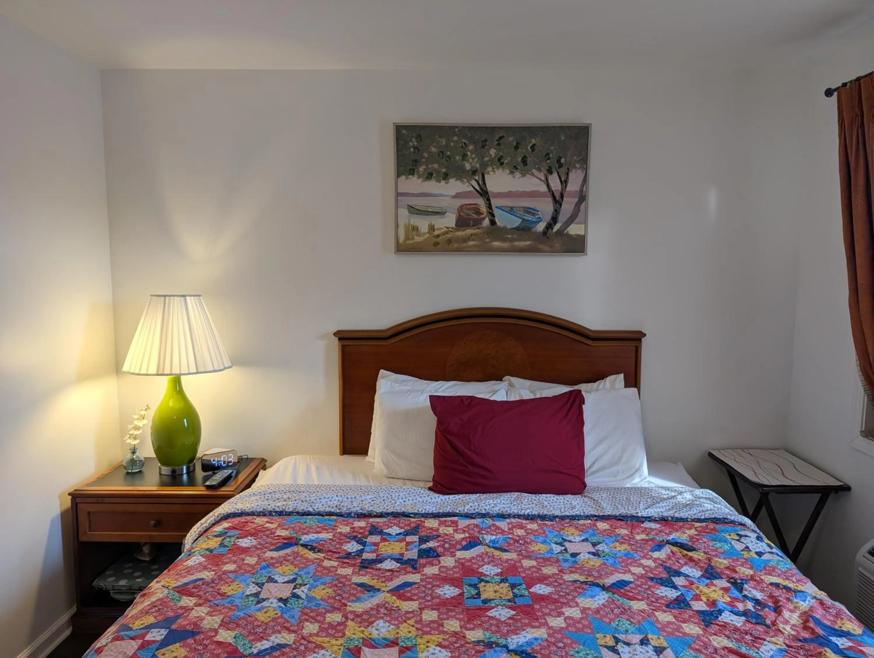 Bed in Apple Inn and Suites Cooperstown Area