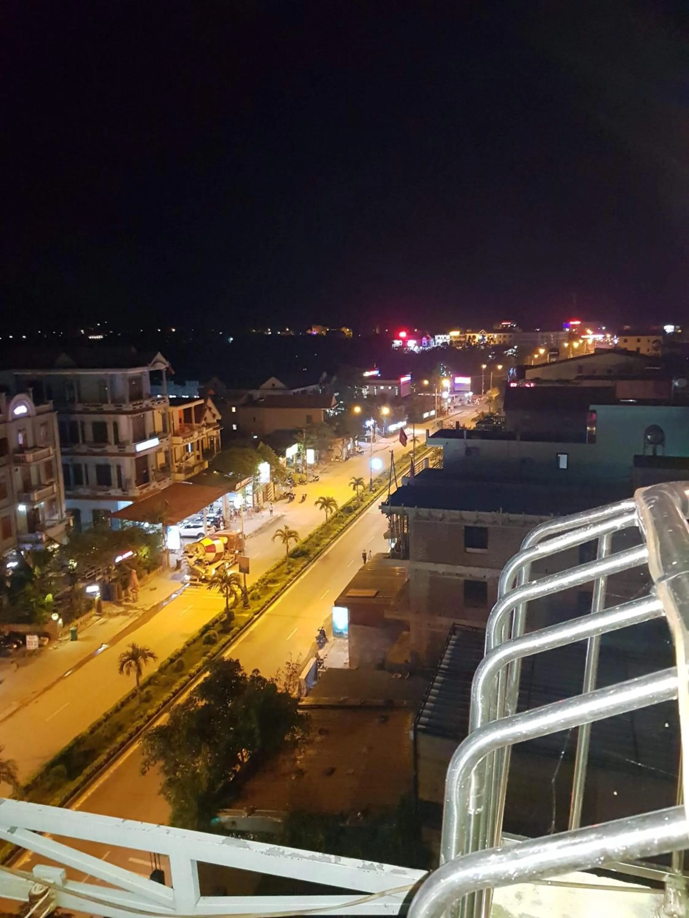 Night in Thuong Hai Hotel