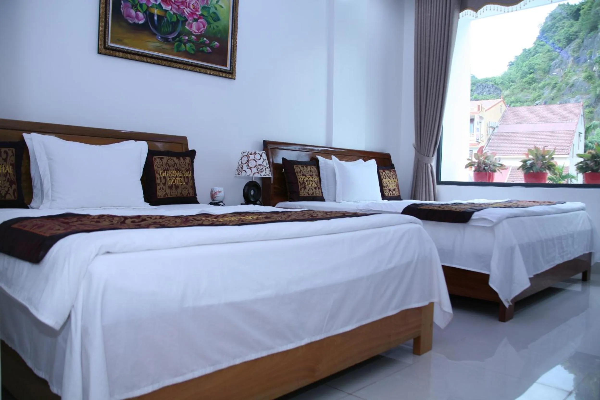 Photo of the whole room, Bed in Thuong Hai Hotel