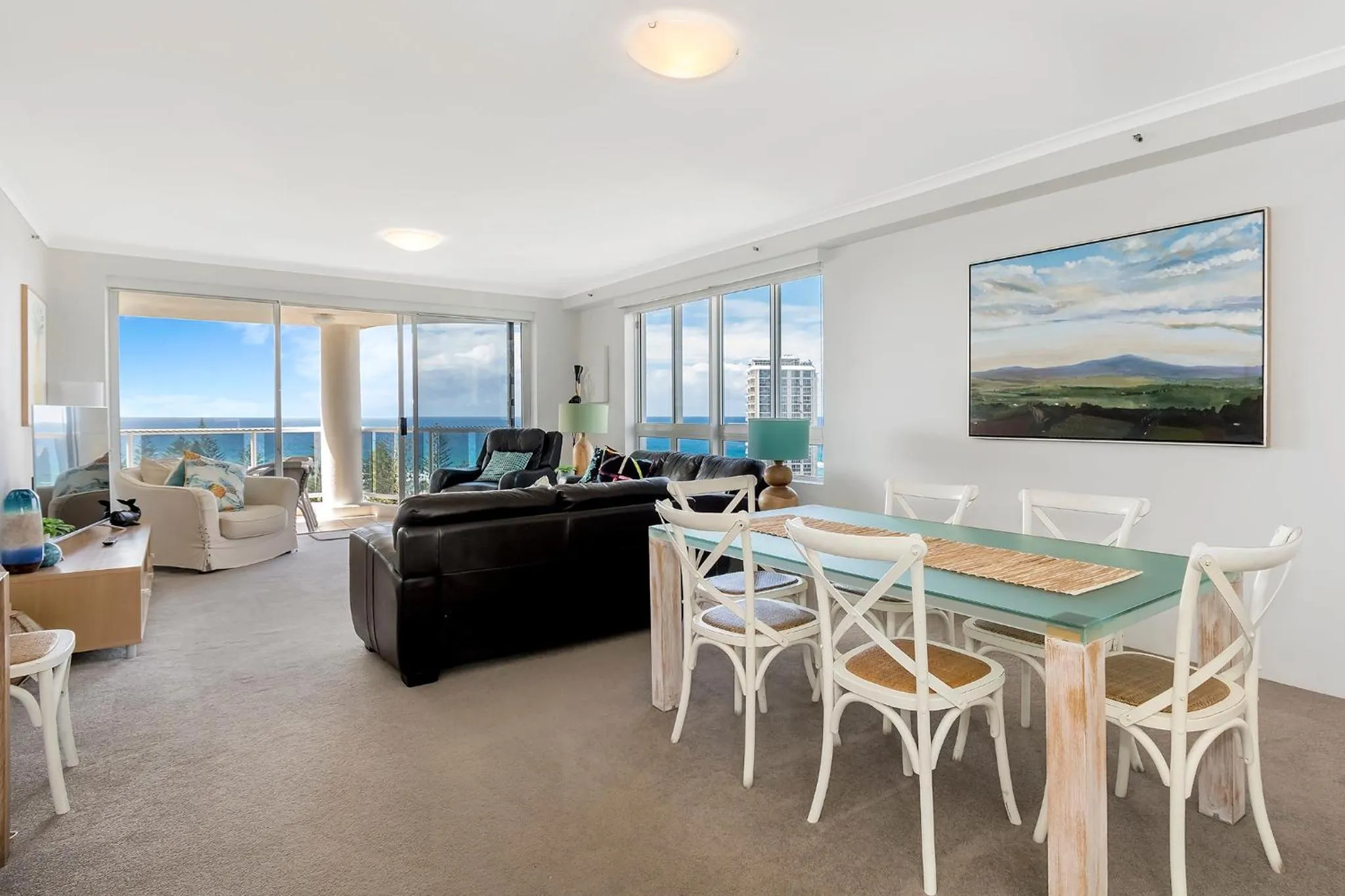Living room in Oscar On Main Beach Resort