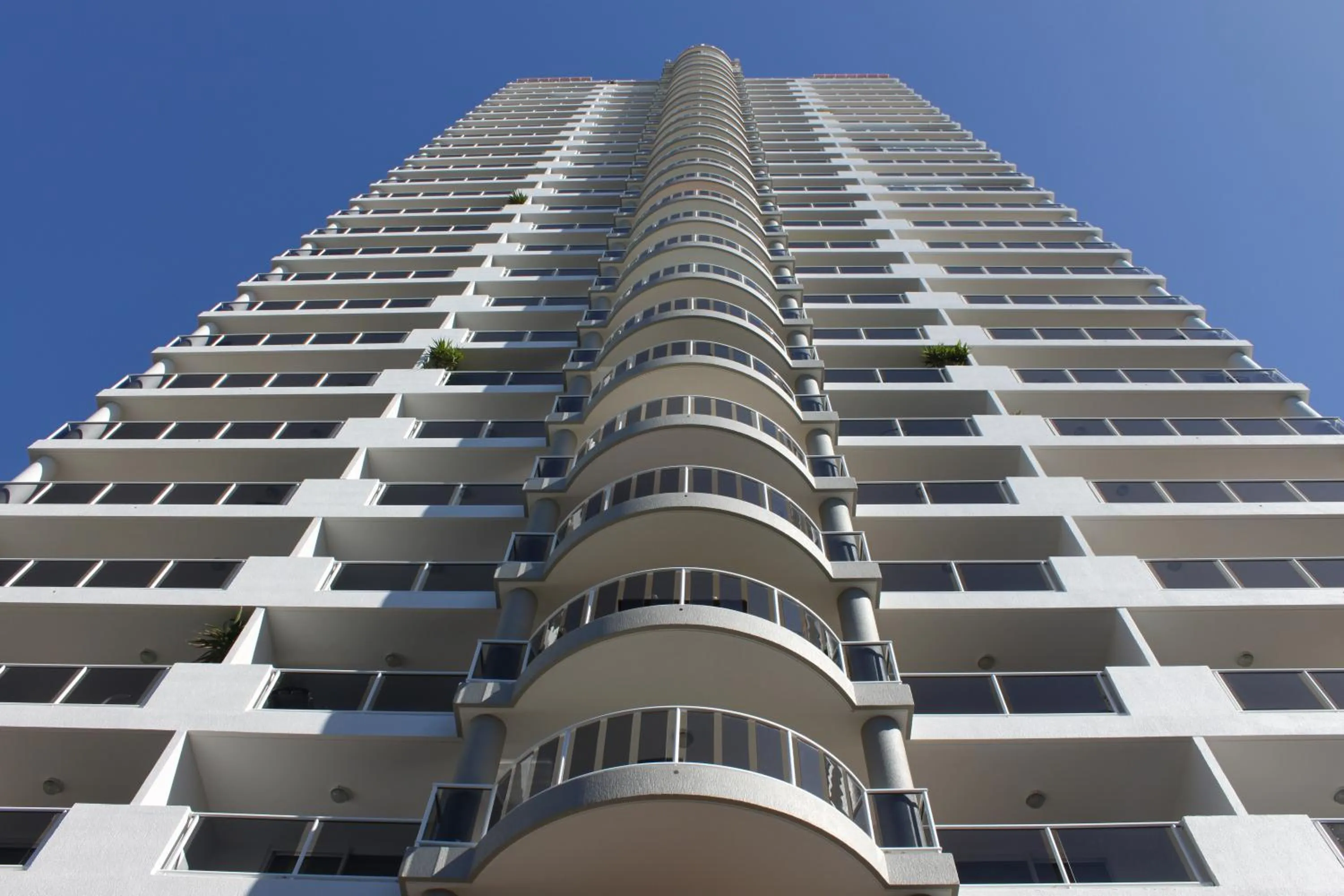 Facade/entrance in Oscar On Main Beach Resort