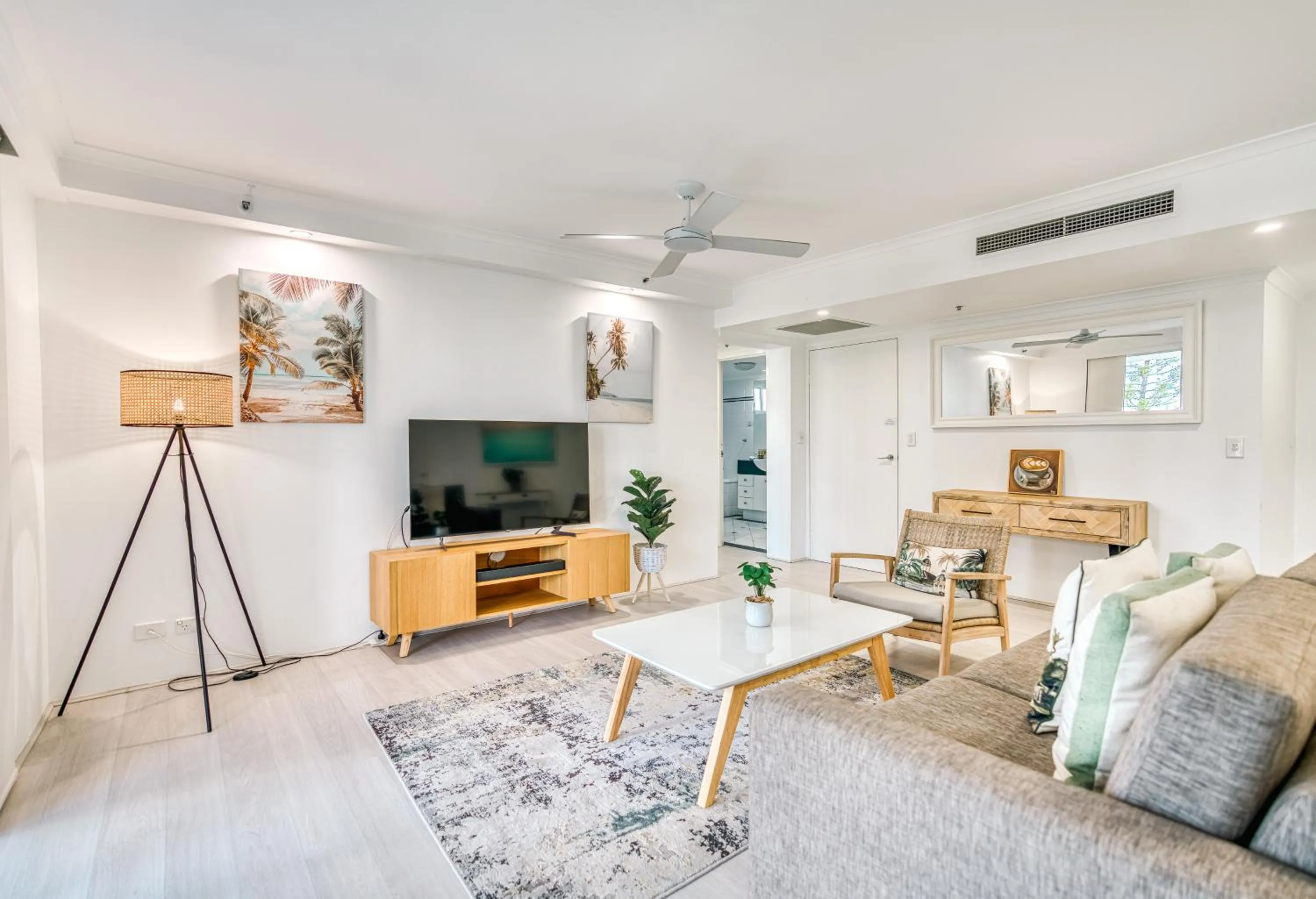 Living room in Oscar On Main Beach Resort