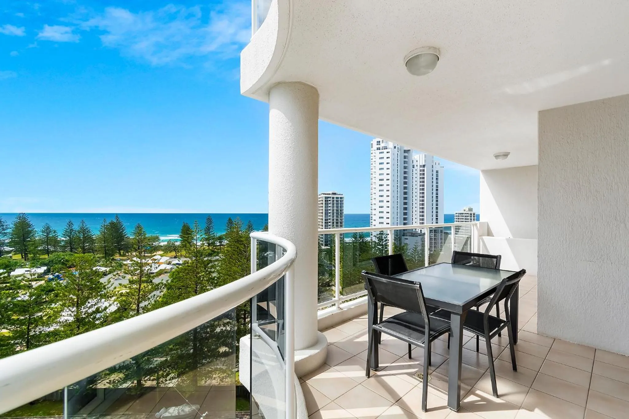 Balcony/Terrace in Oscar On Main Beach Resort