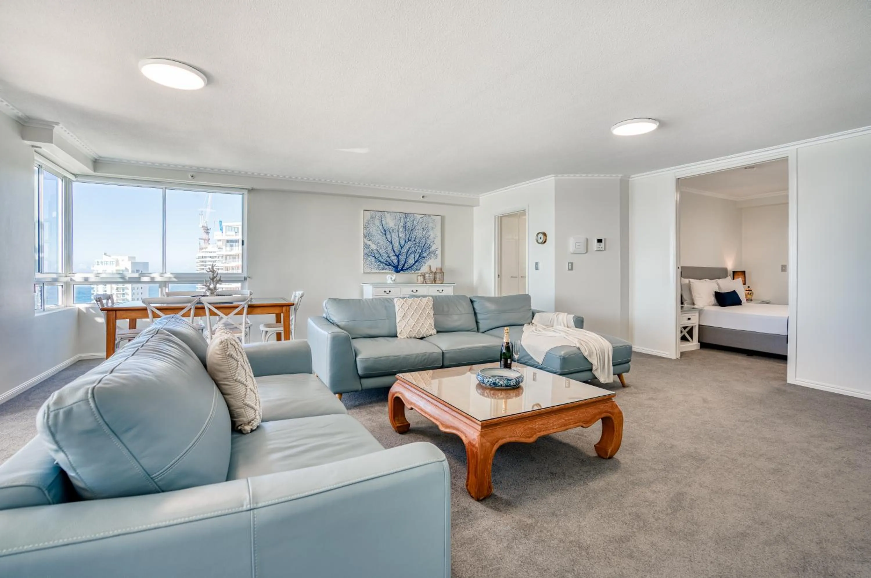 Living room in Oscar On Main Beach Resort