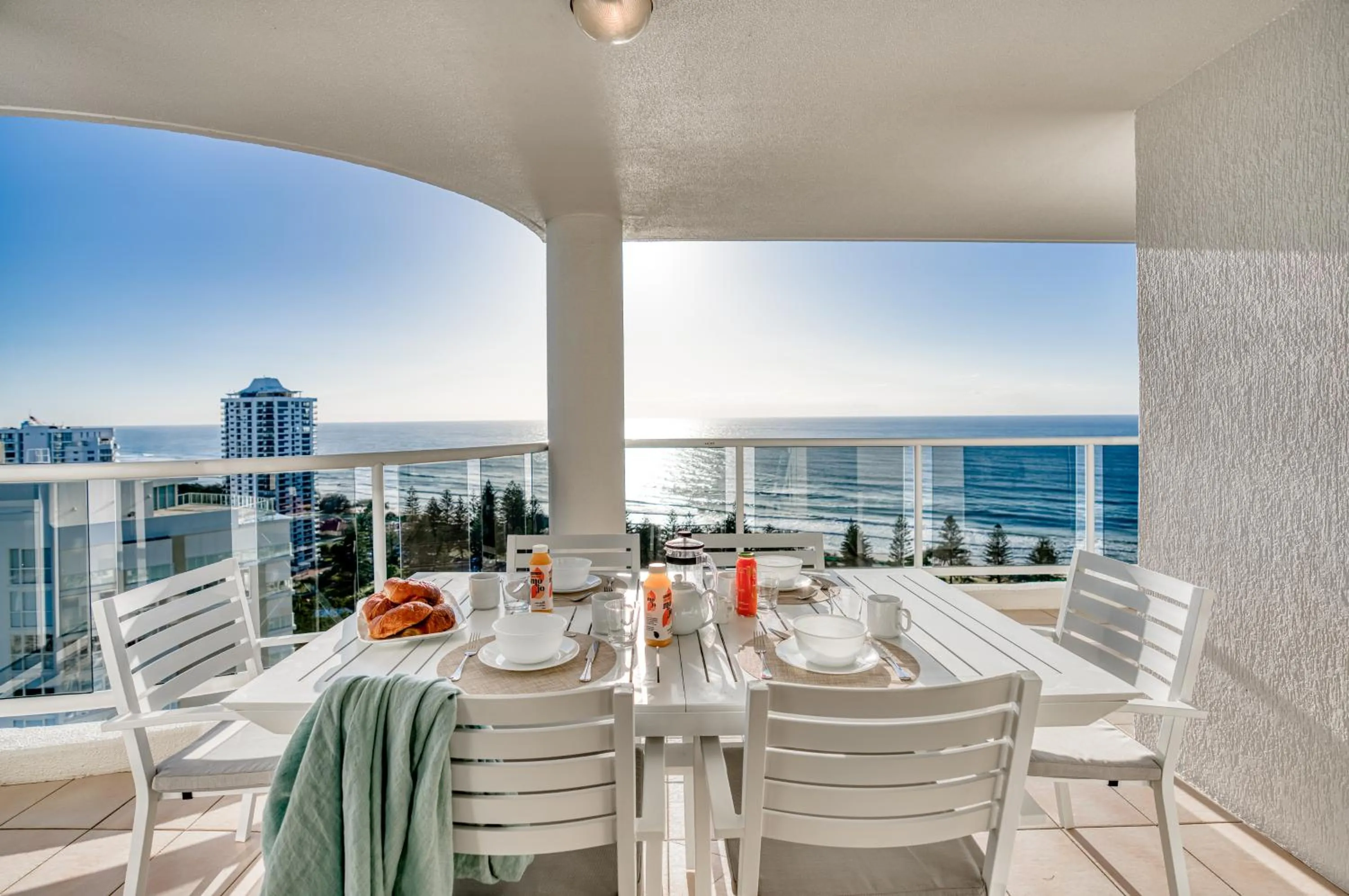 Balcony/Terrace in Oscar On Main Beach Resort