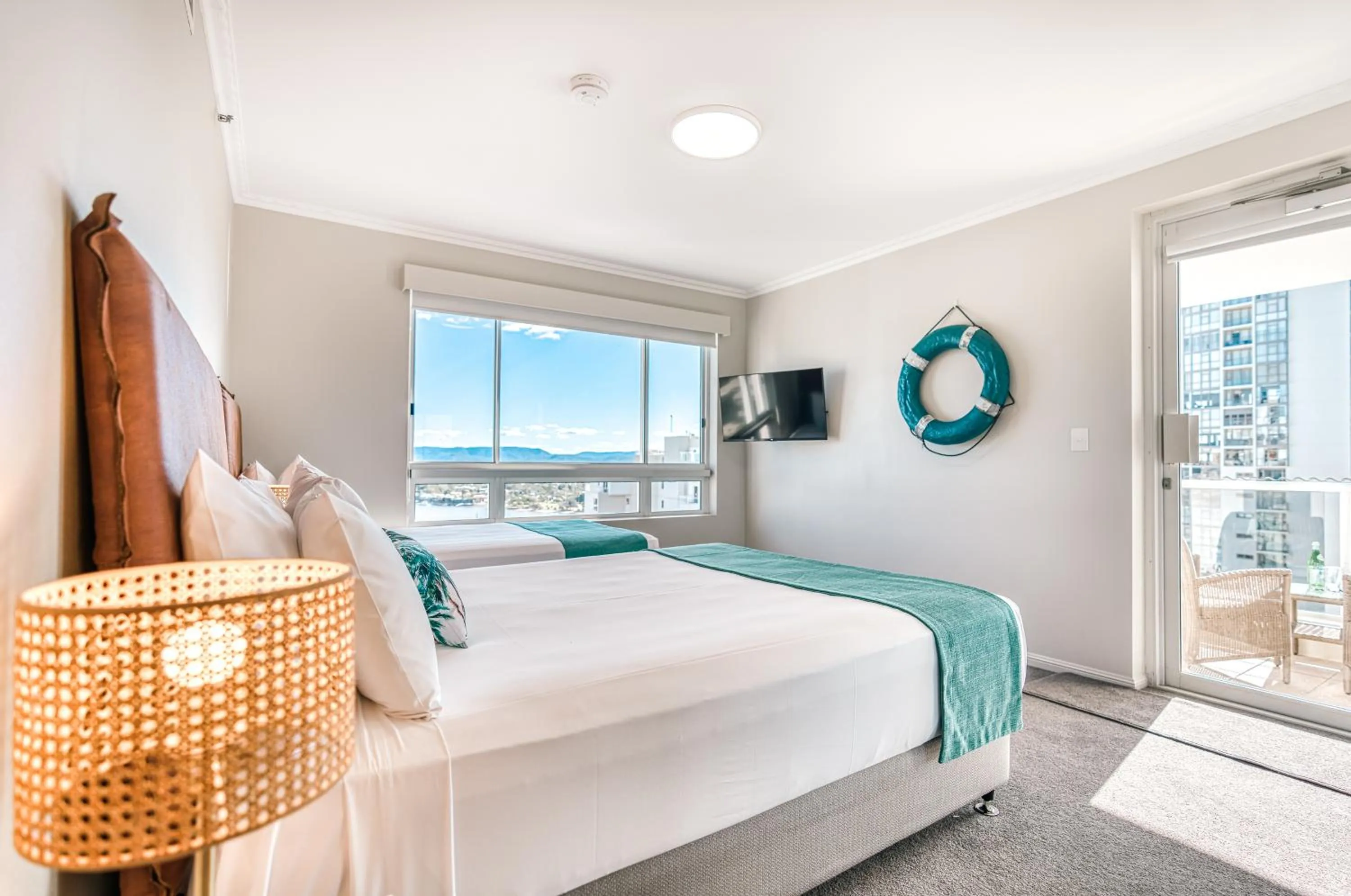 Bedroom, Bed in Oscar On Main Beach Resort