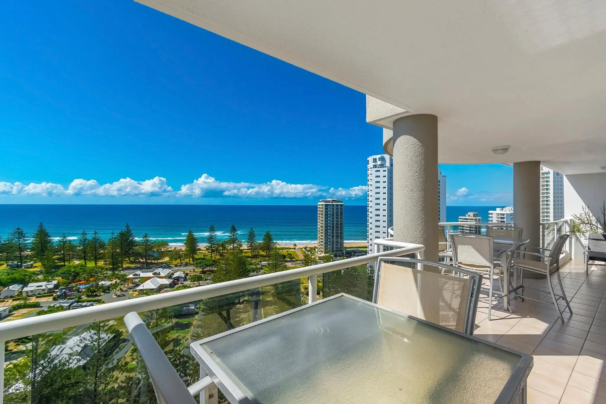 Balcony/Terrace in Oscar On Main Beach Resort