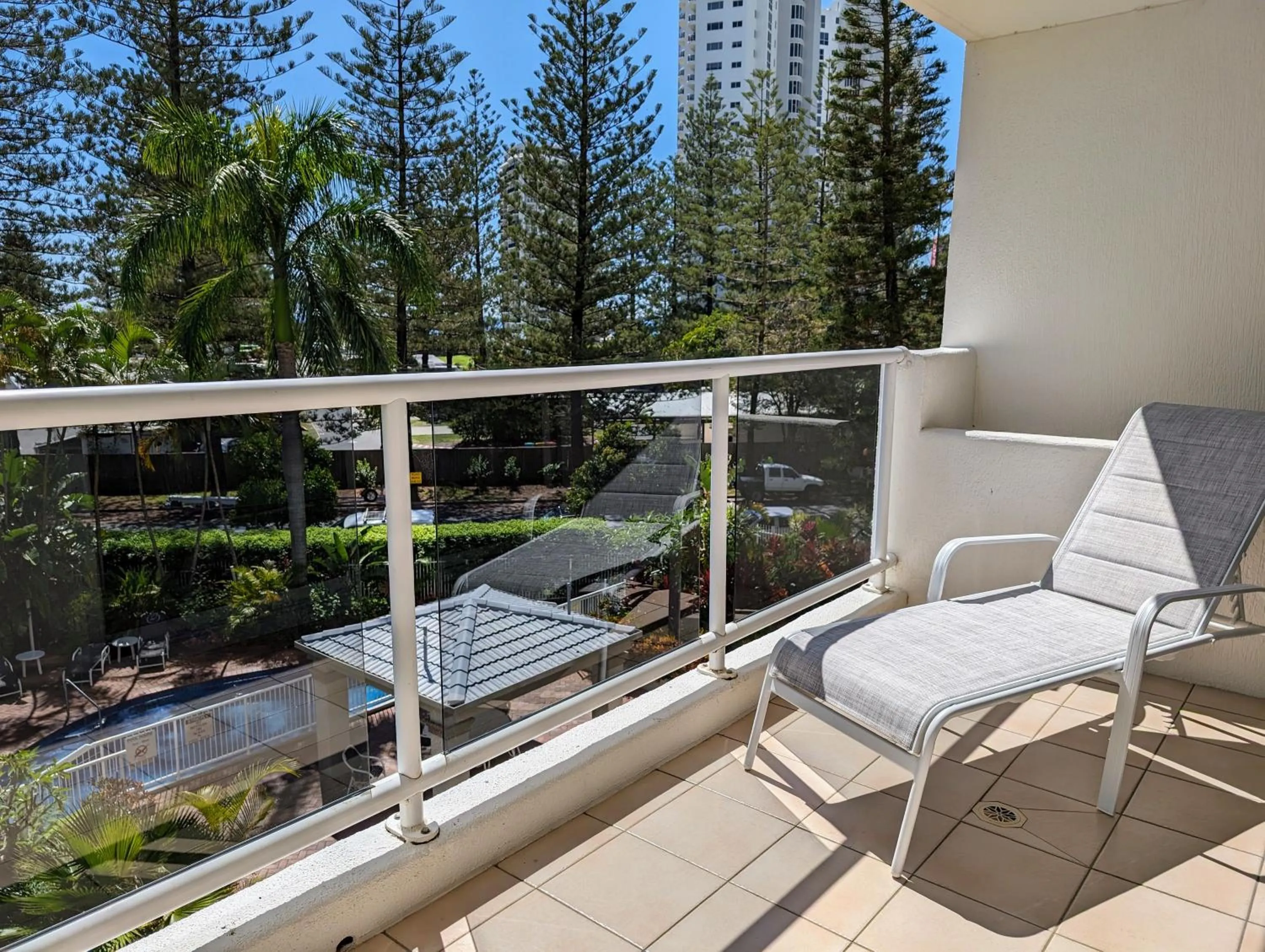 Balcony/Terrace in Oscar On Main Beach Resort